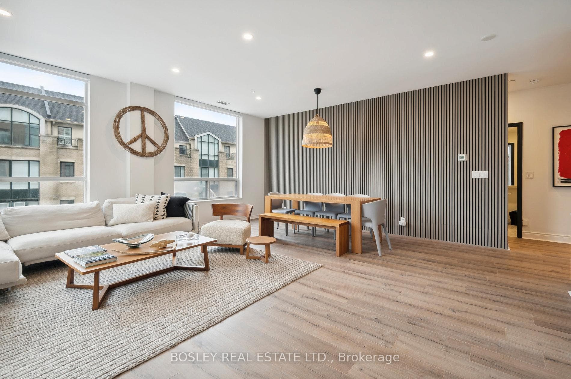 980 Yonge Street Unit 301 photo 5