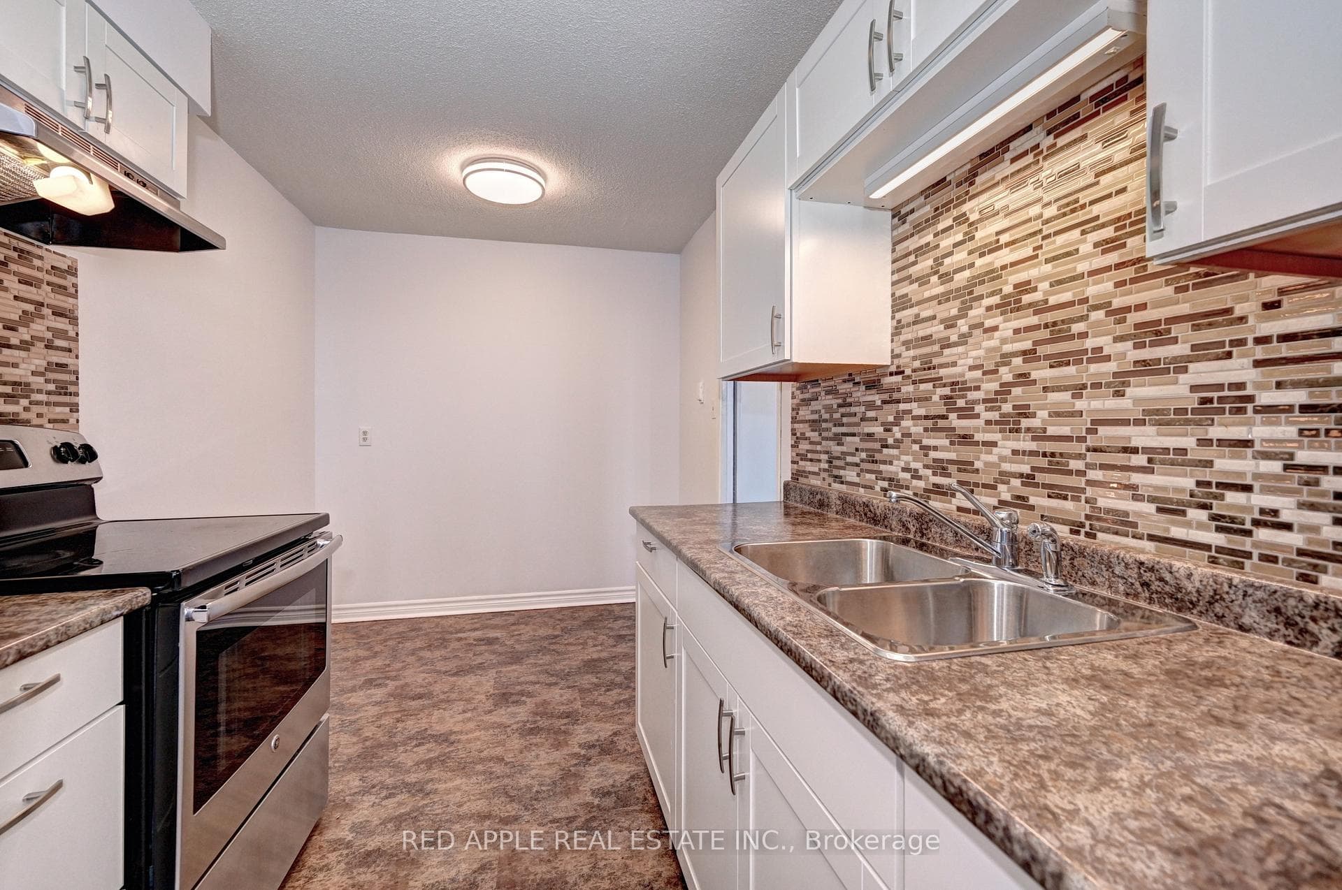 225 Harvard Place Unit 907 photo 13
