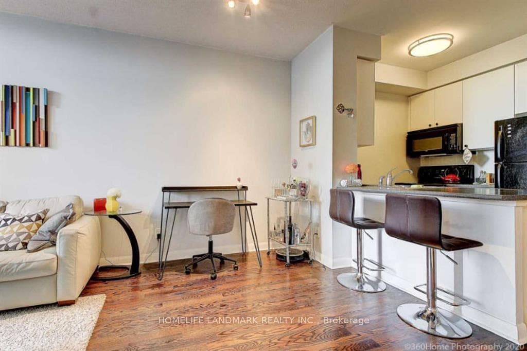 4968 Yonge Street Unit 303 photo 6