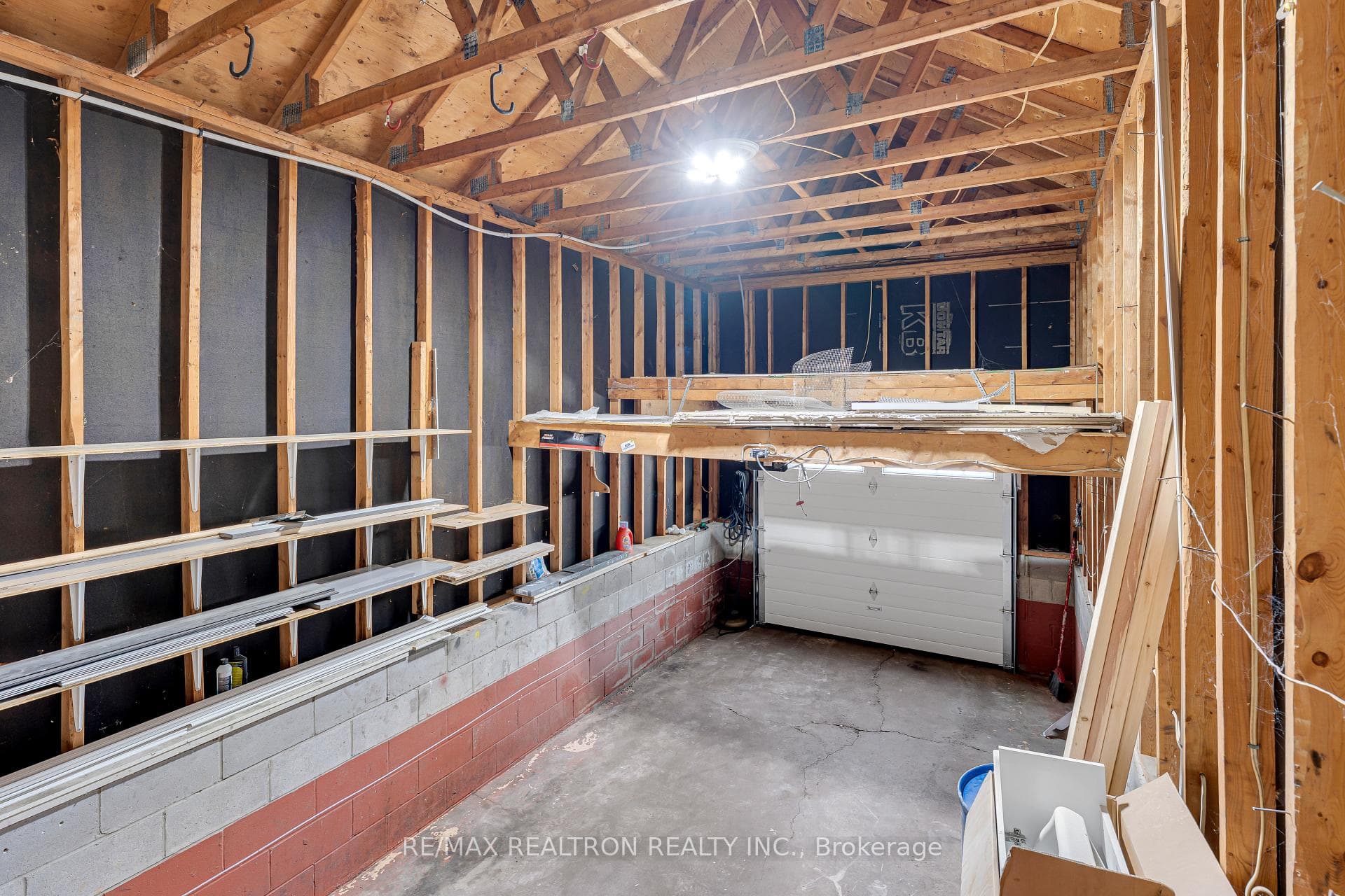 709 Ridley Drive photo 37