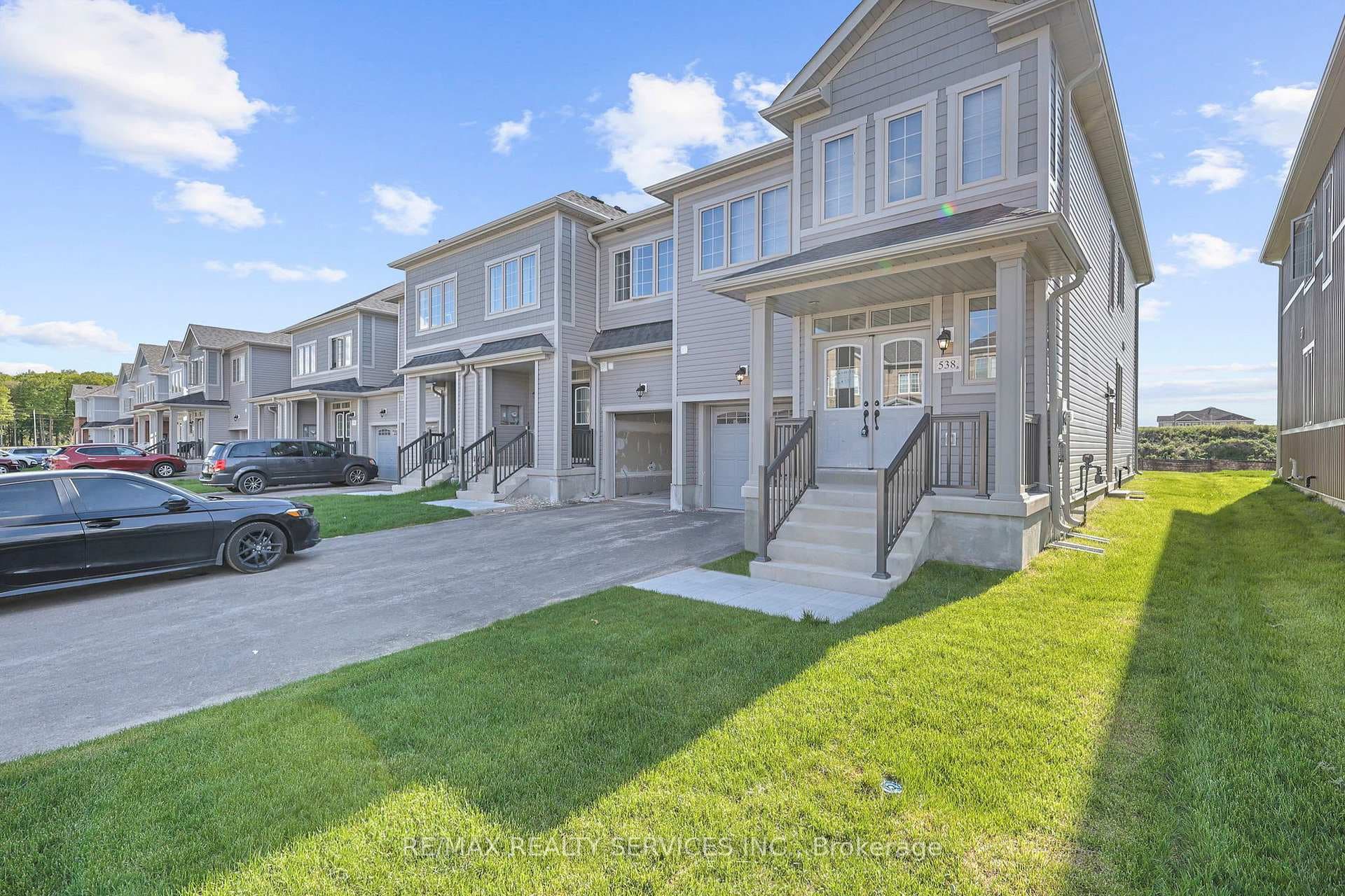 538 Red Elm Road photo 1