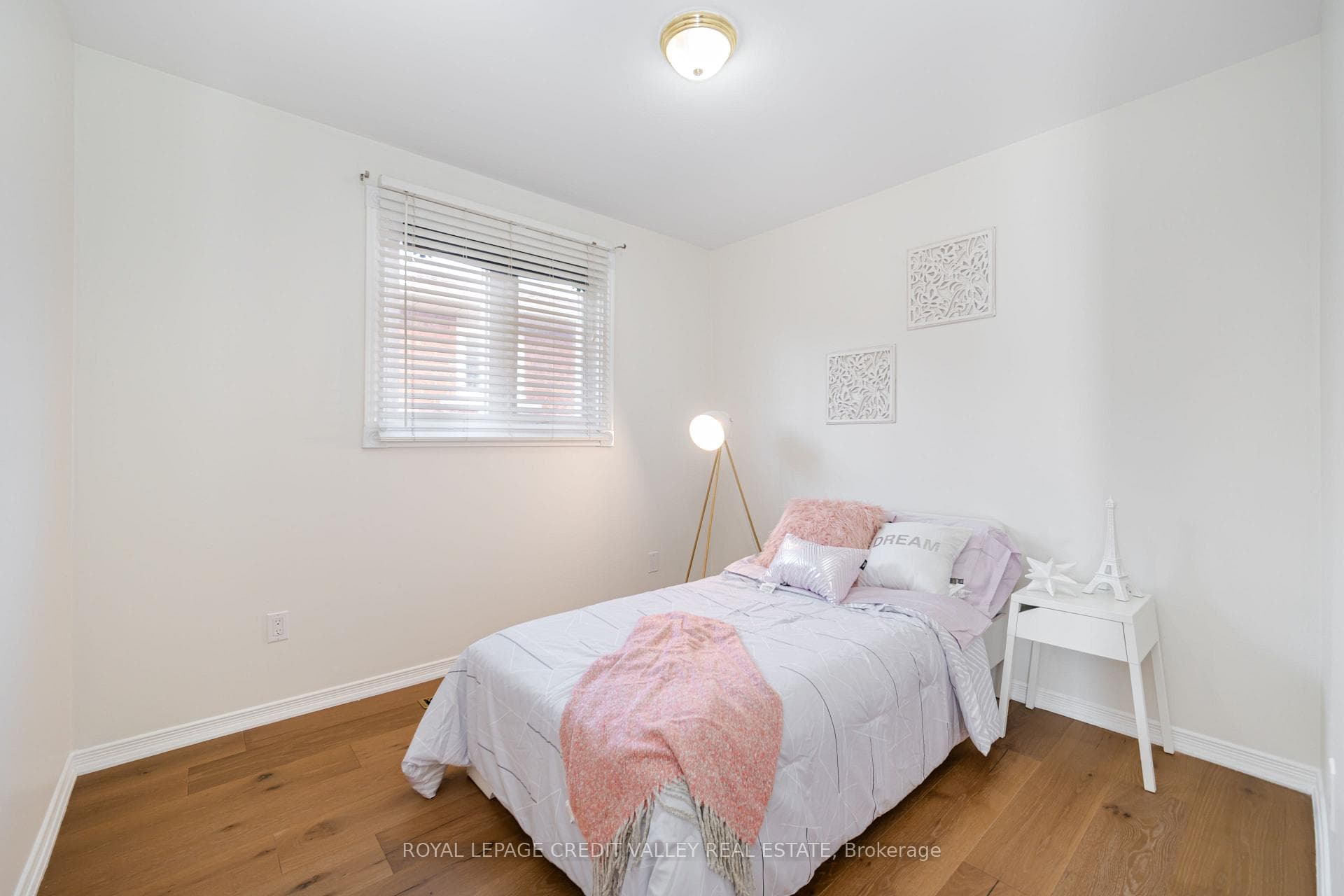 8 Tralee Street photo 24