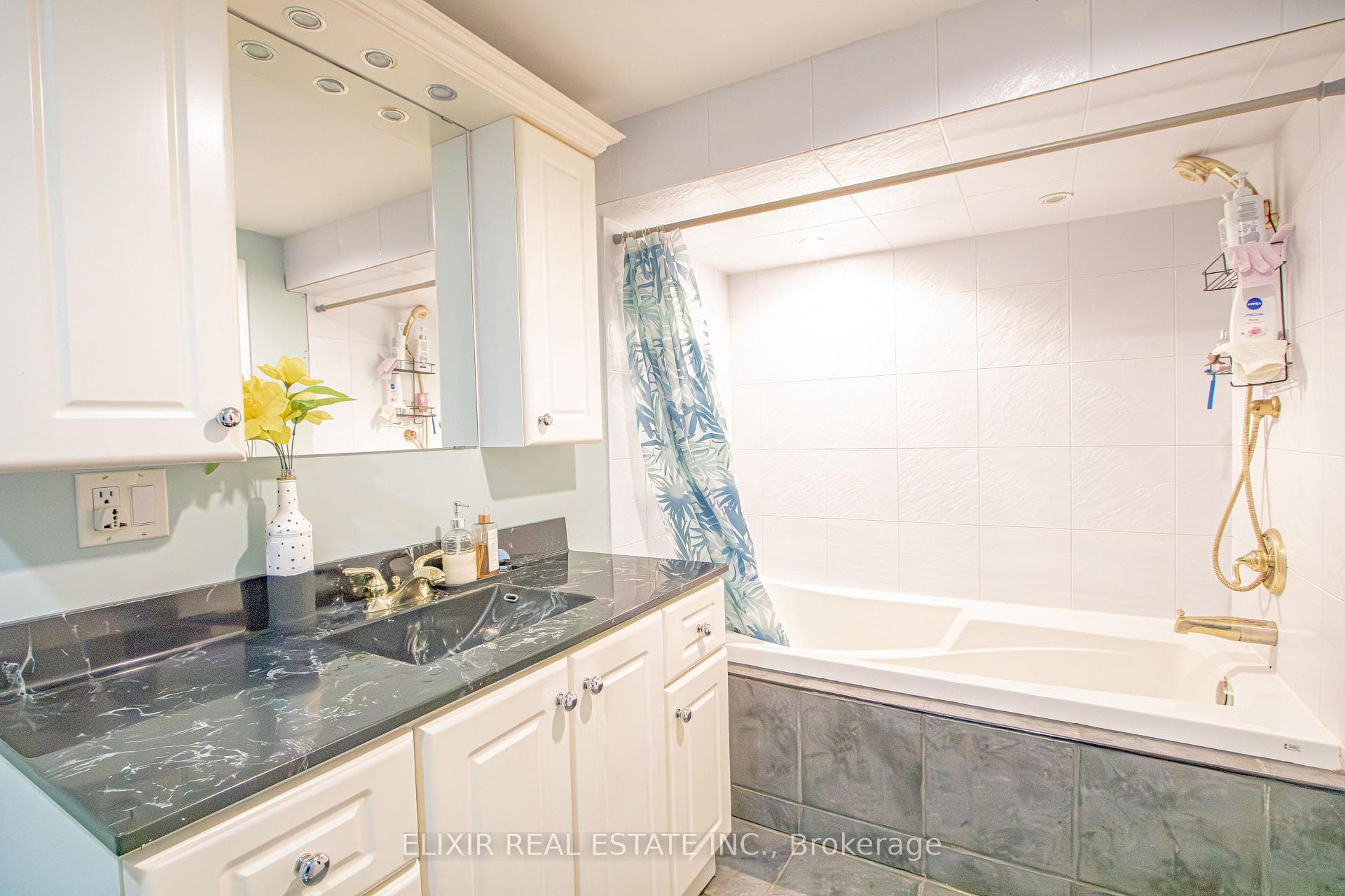 360 HALE Street photo 24