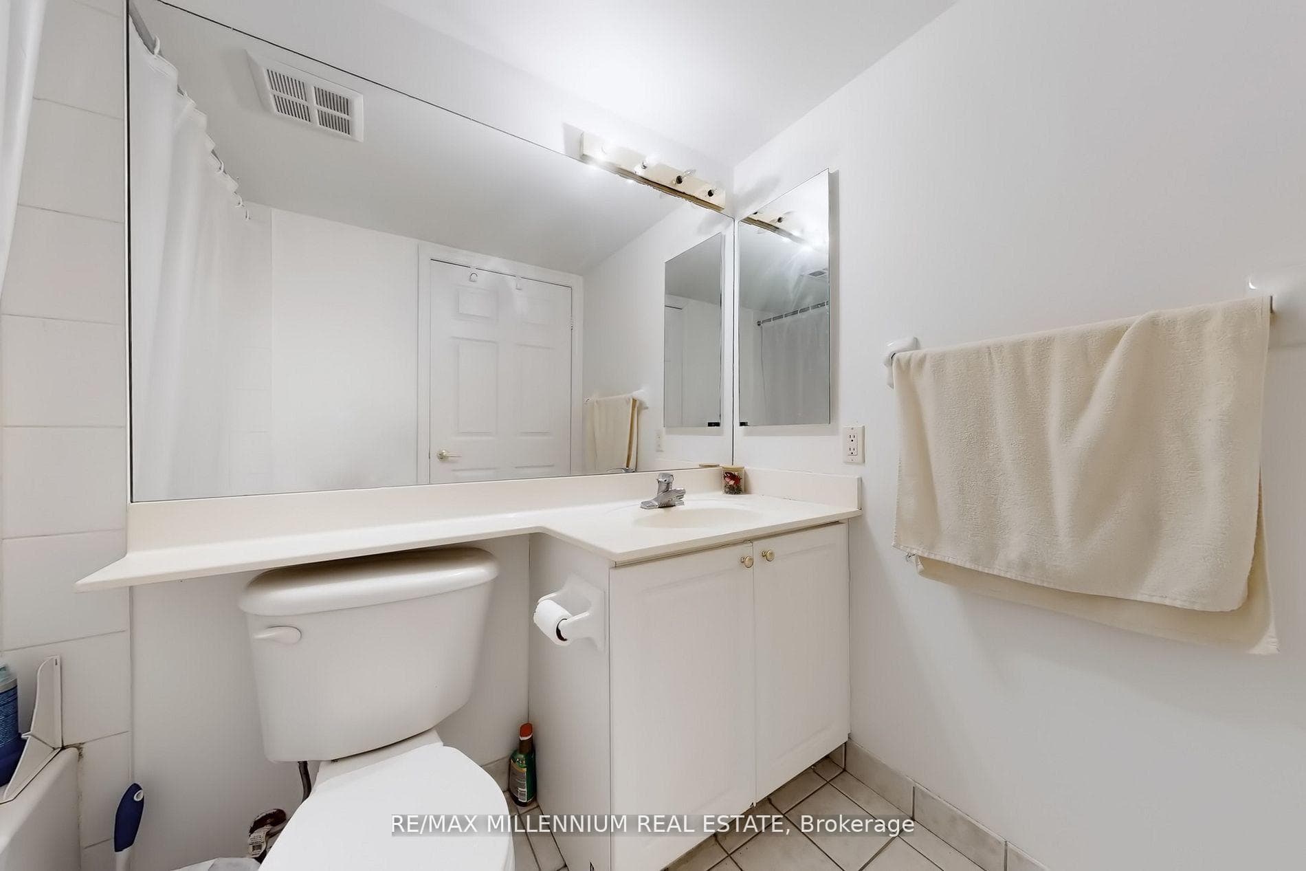 25 Kingsbridge Garden Circle Unit 423 photo 16
