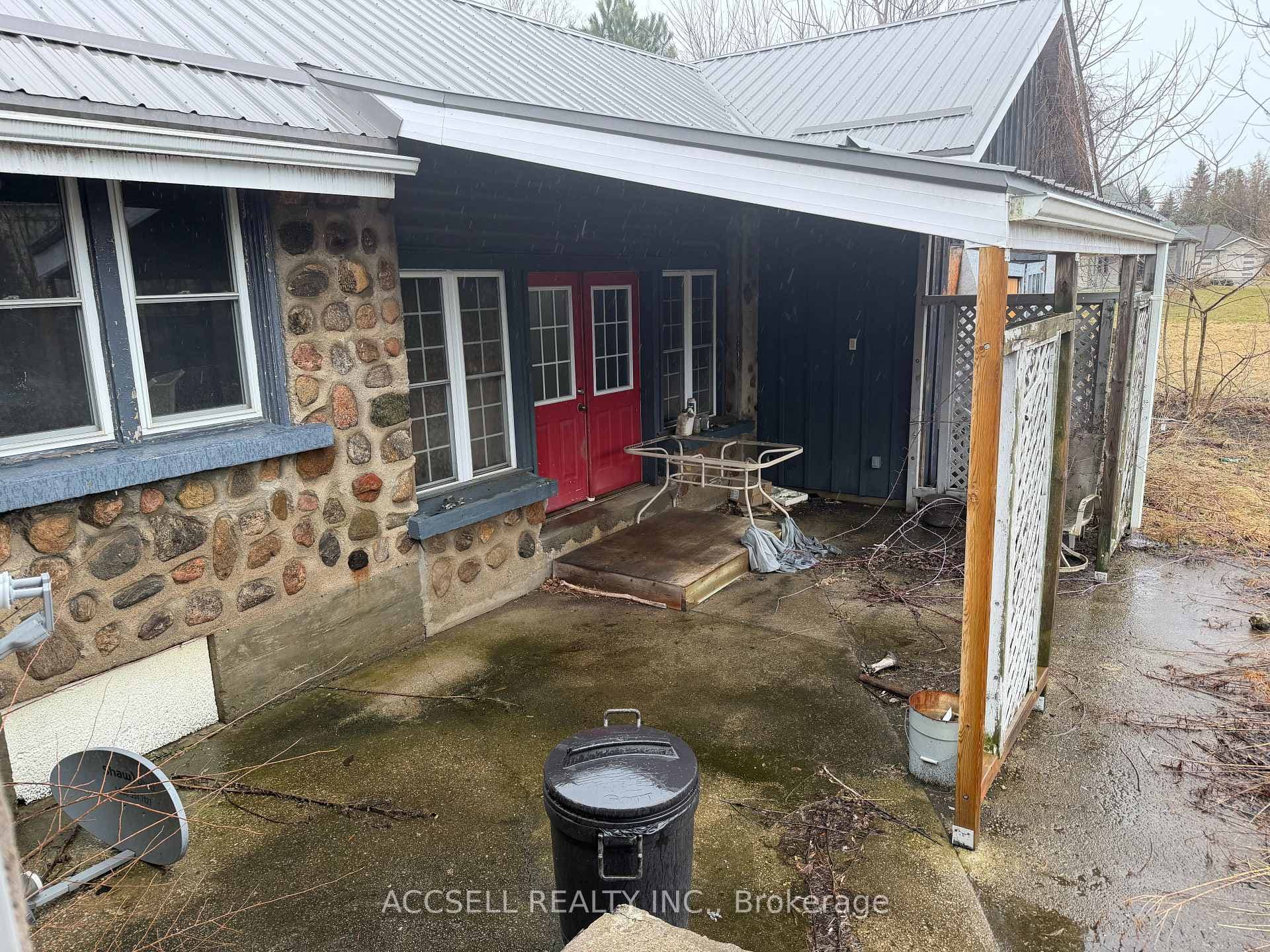 872 Norfolk Street photo 5