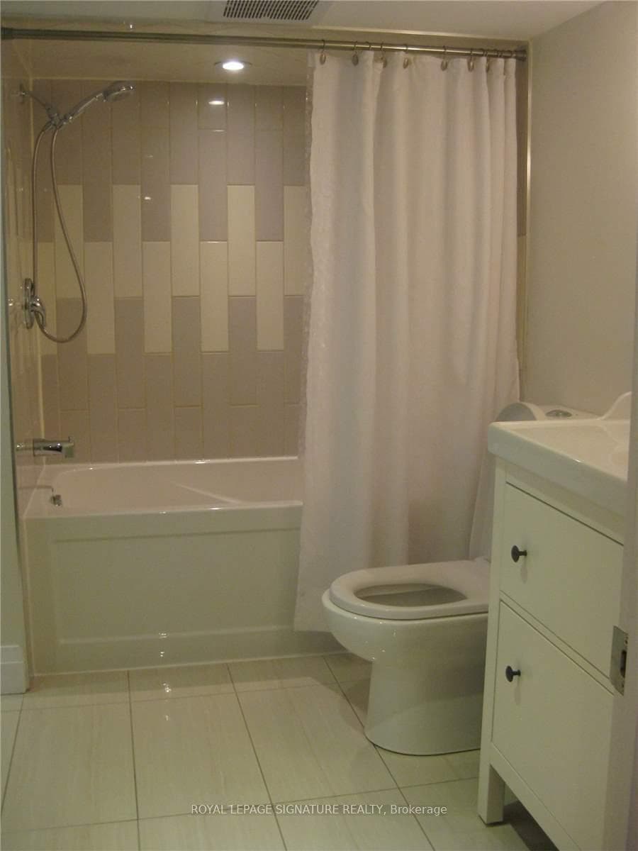 94 Langford Avenue Unit Lower photo 14