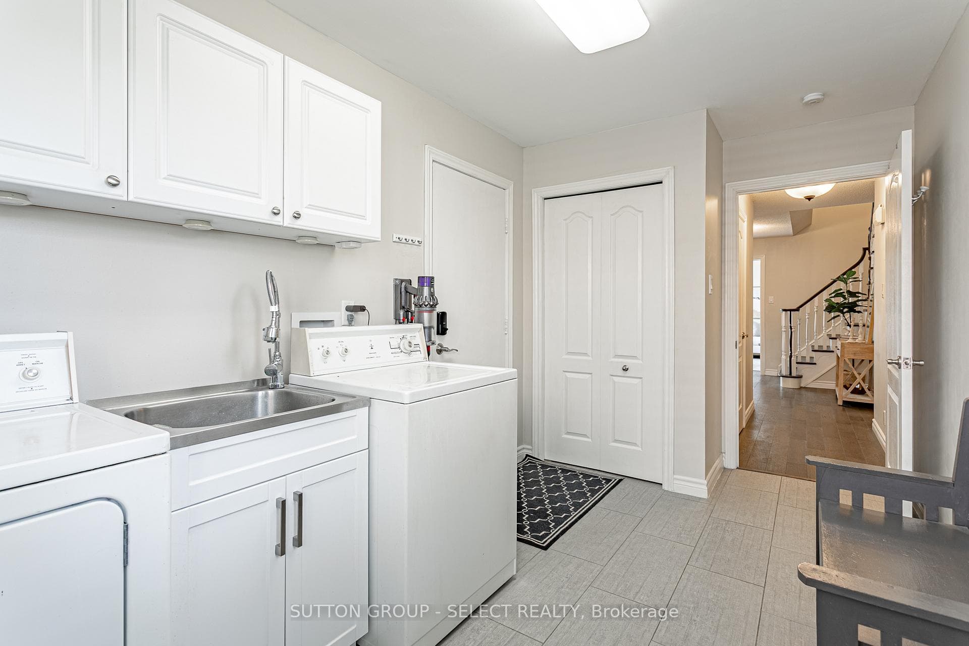 1 DERWENT Road photo 15
