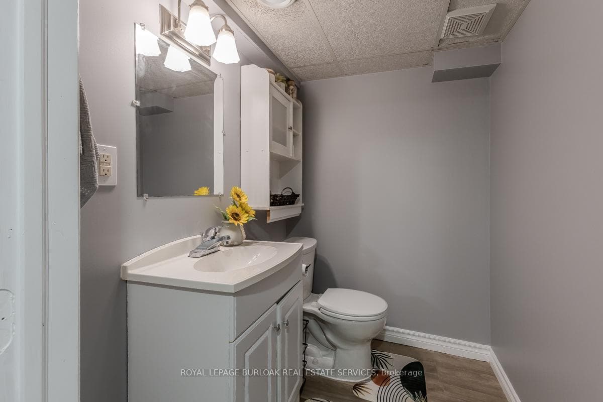 290 East 15th Street photo 34