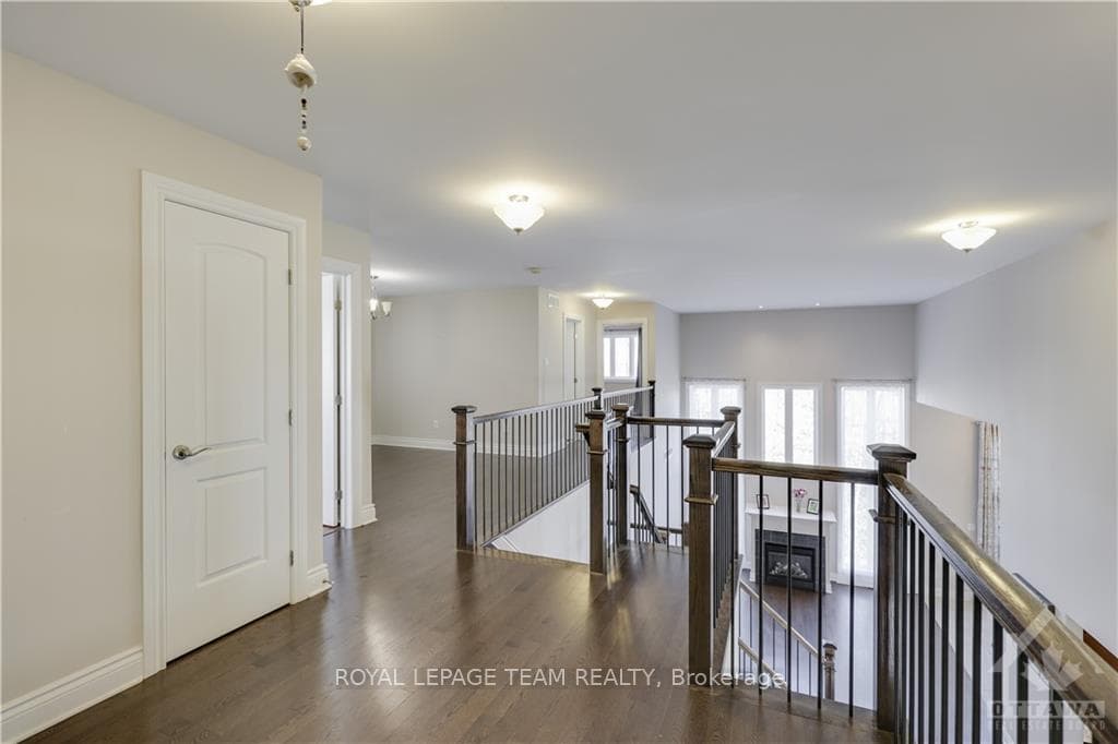 166 GRAINSTONE Way photo 23
