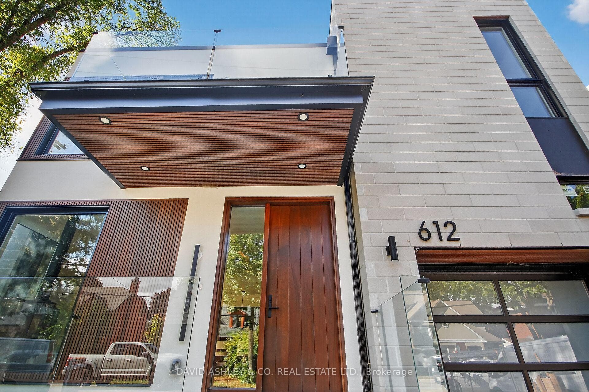 612 Tweedsmuir Avenue Unit Main photo 5