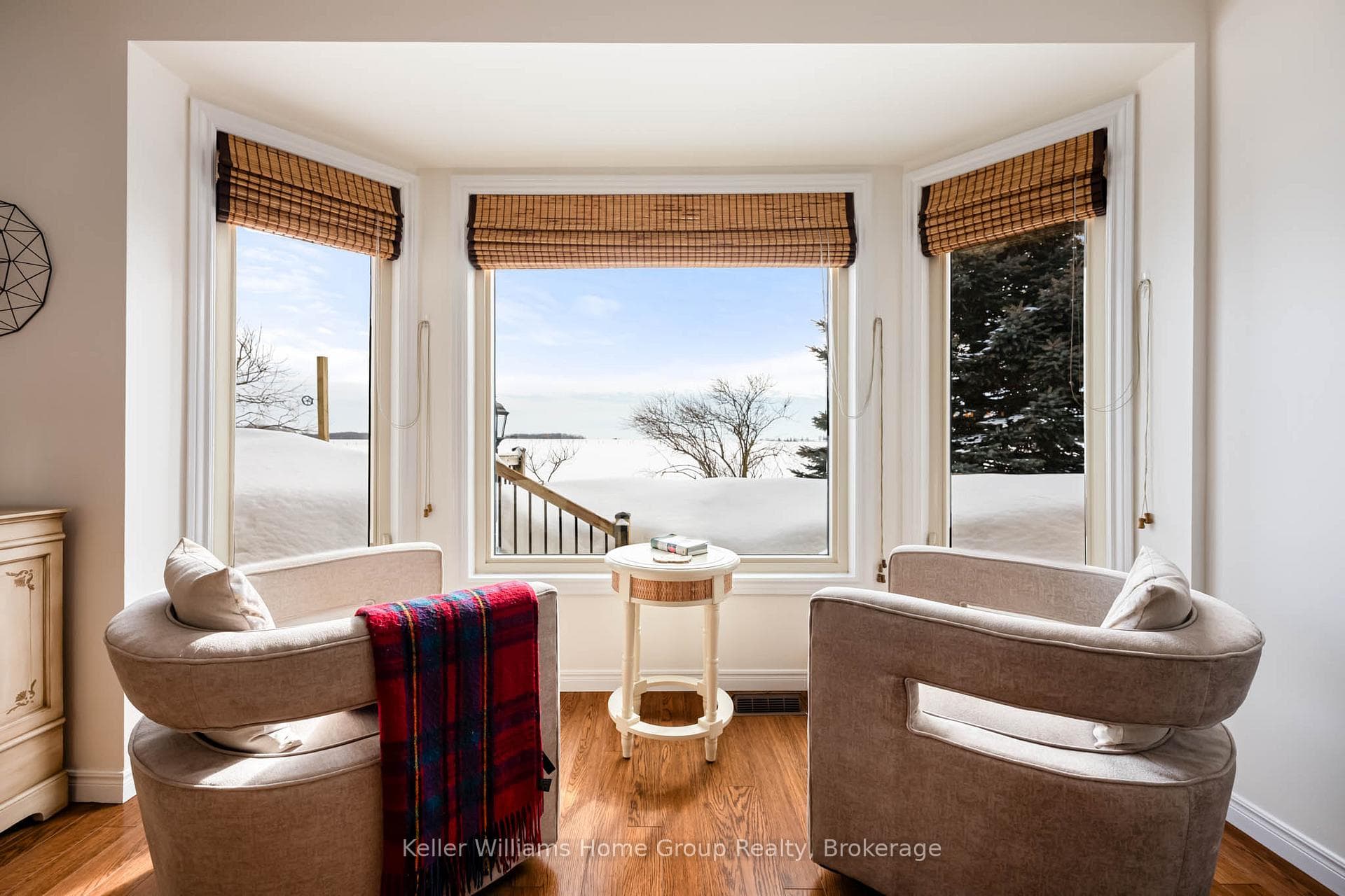 550 MAPLE Avenue photo 14