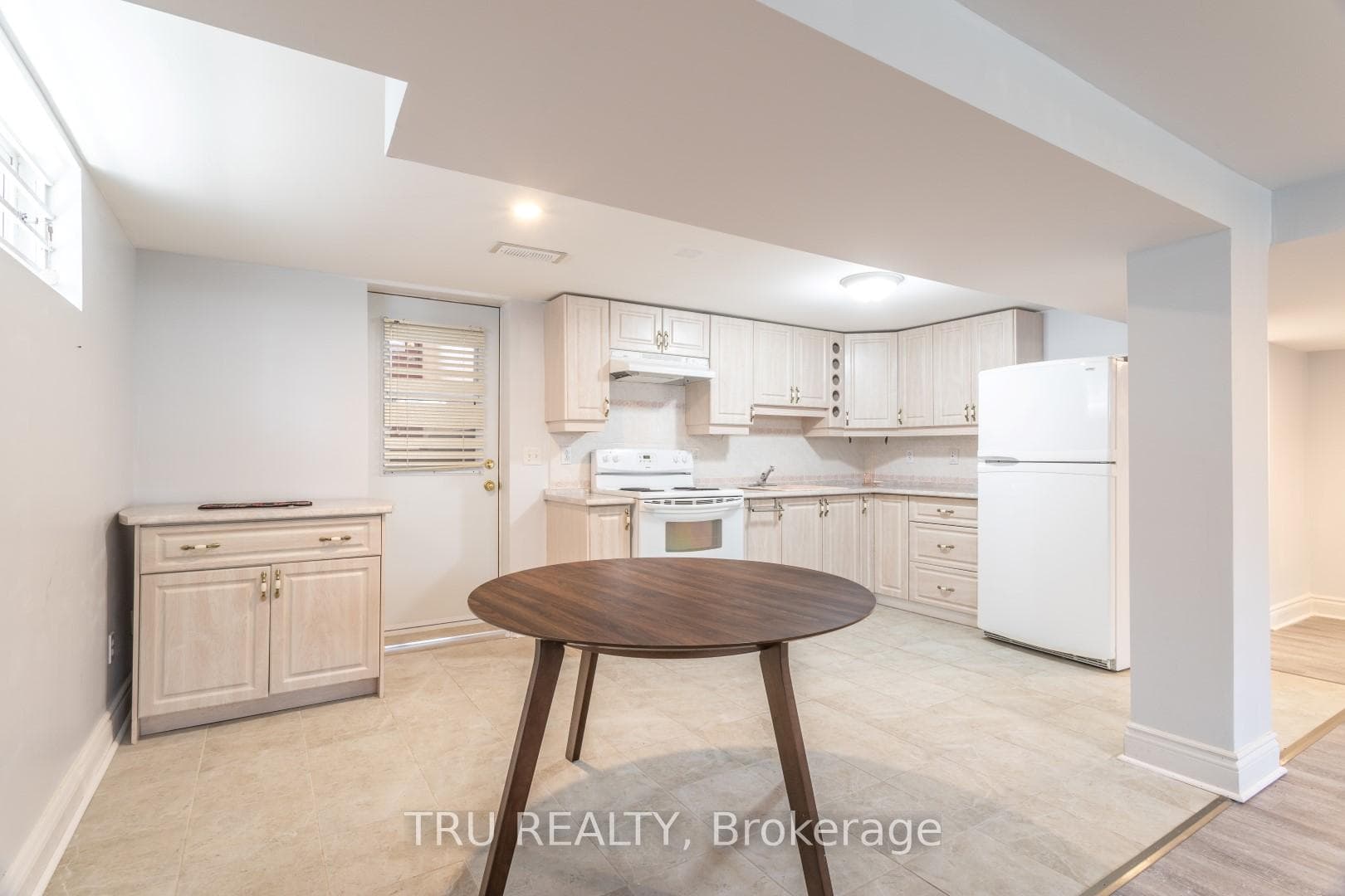 1415 Larose Avenue photo 37