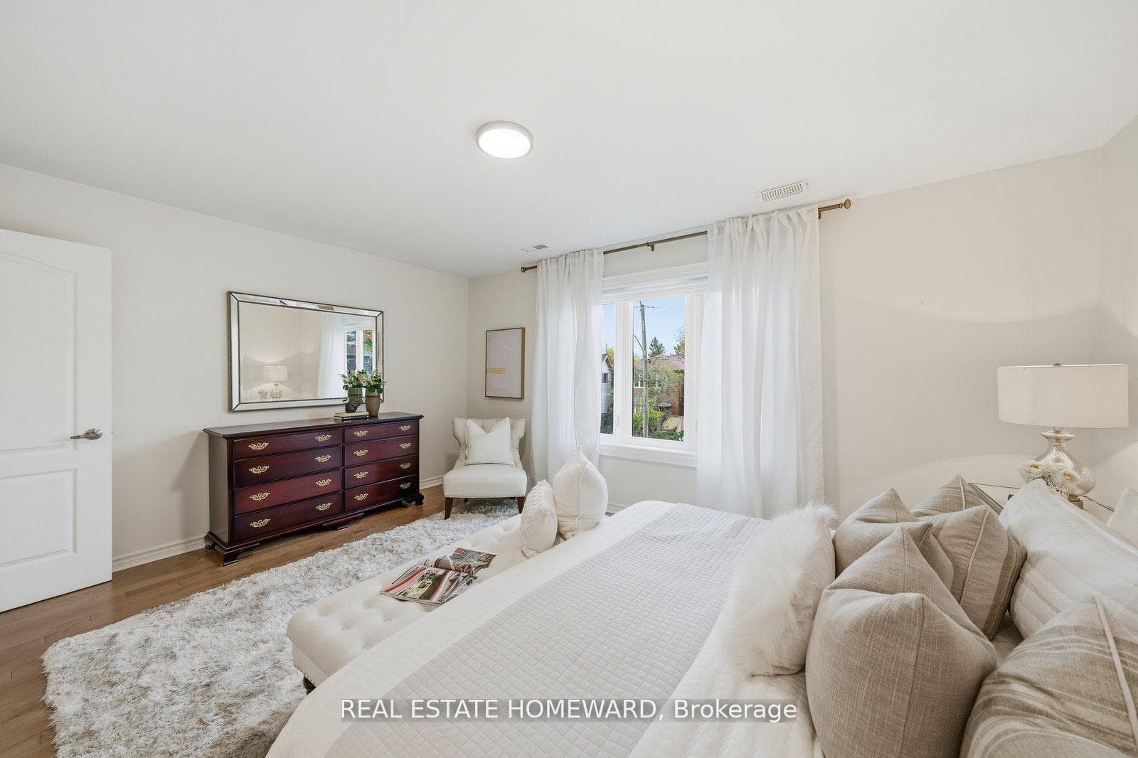 30 Lynn Road photo 20