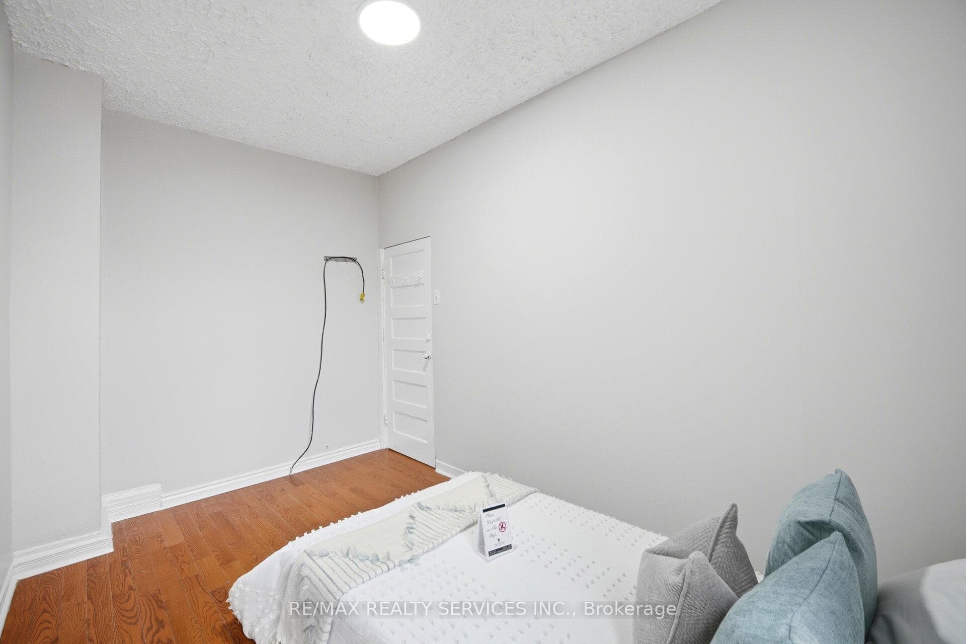 1147 Dufferin Street photo 14