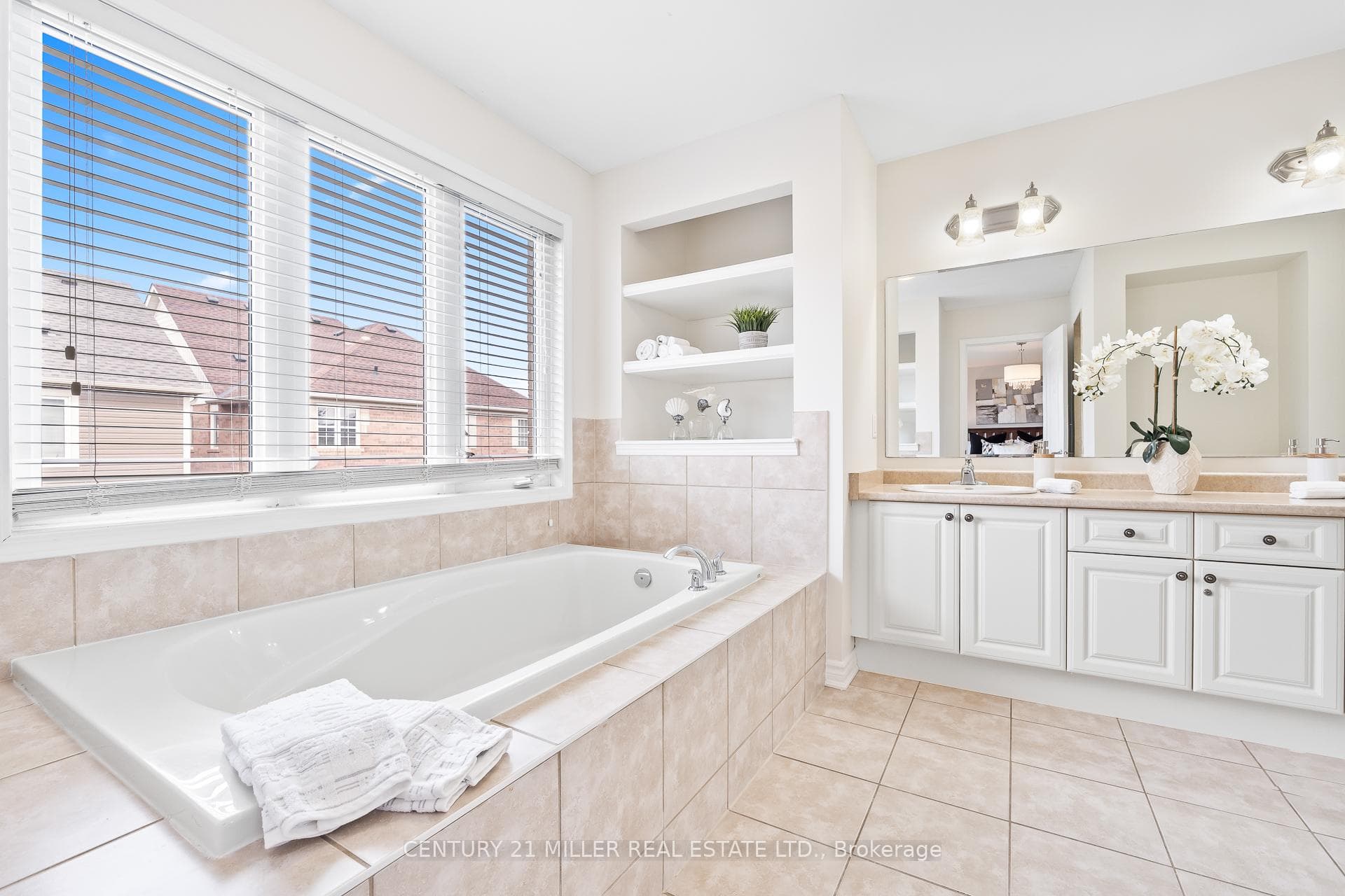 740 Casarin Crescent photo 24