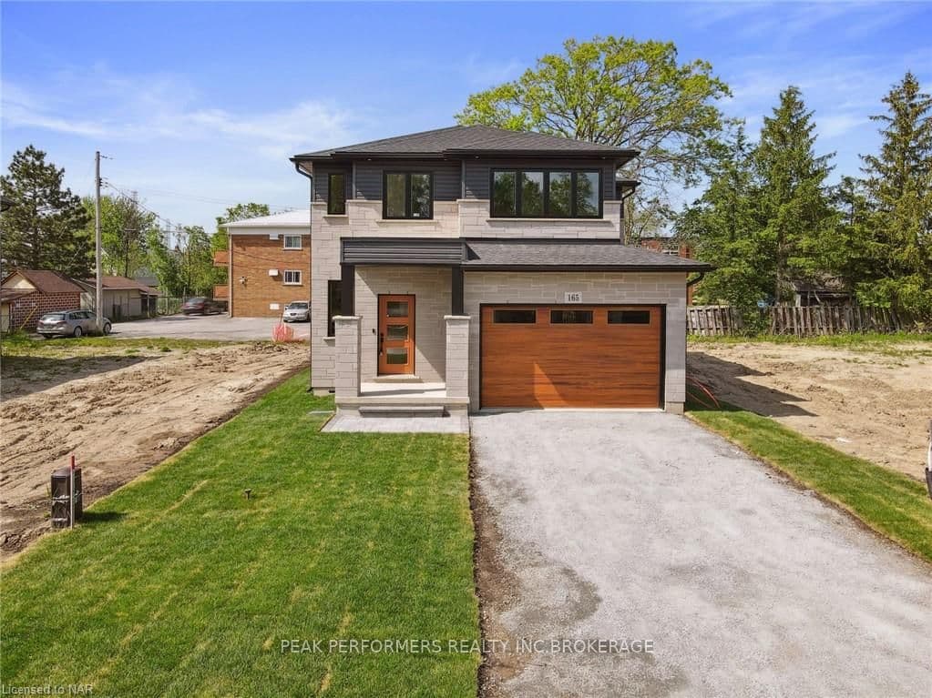 165 HODGKINS Avenue photo 3