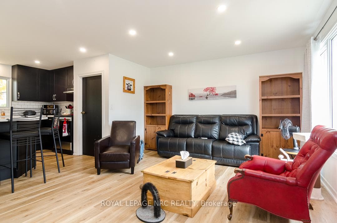 308 Pelham Road photo 8