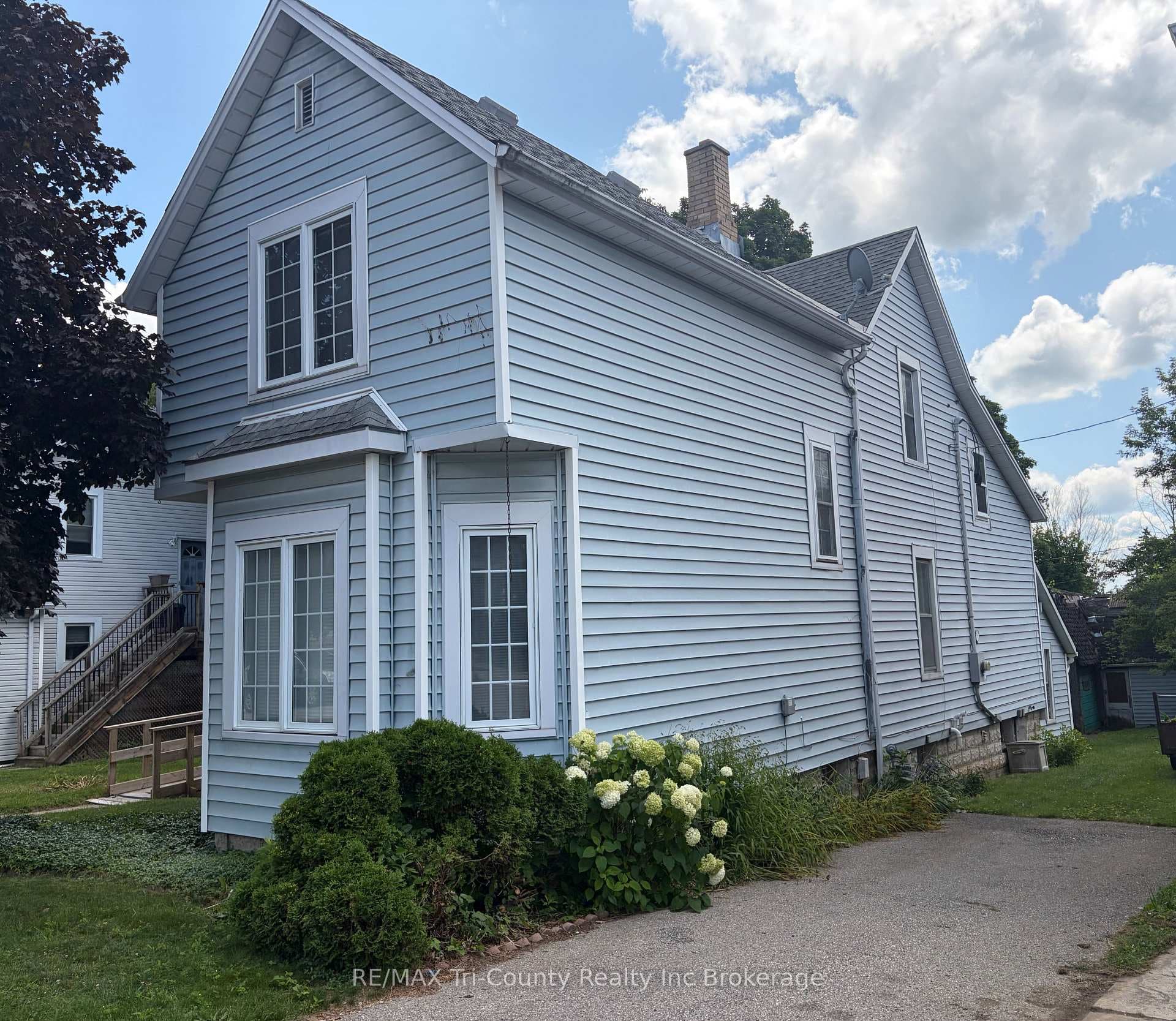 53 BROCK Street photo 2
