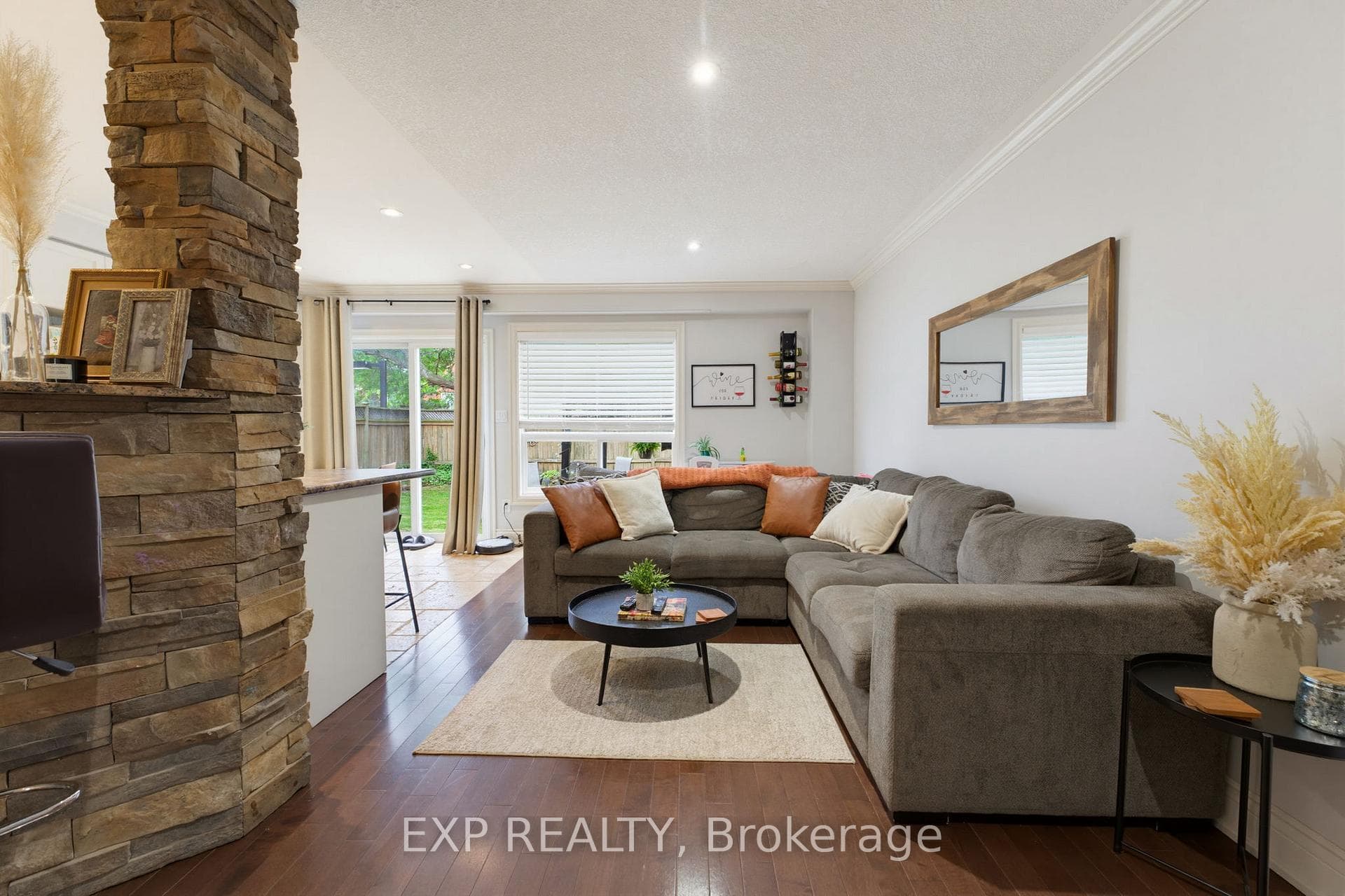 10 Cadham Boulevard Unit 28 photo 8