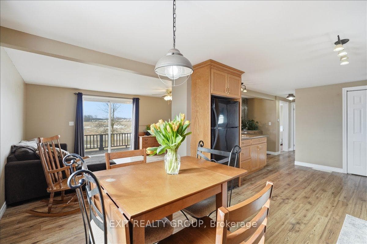 391 Barrett Road photo 13