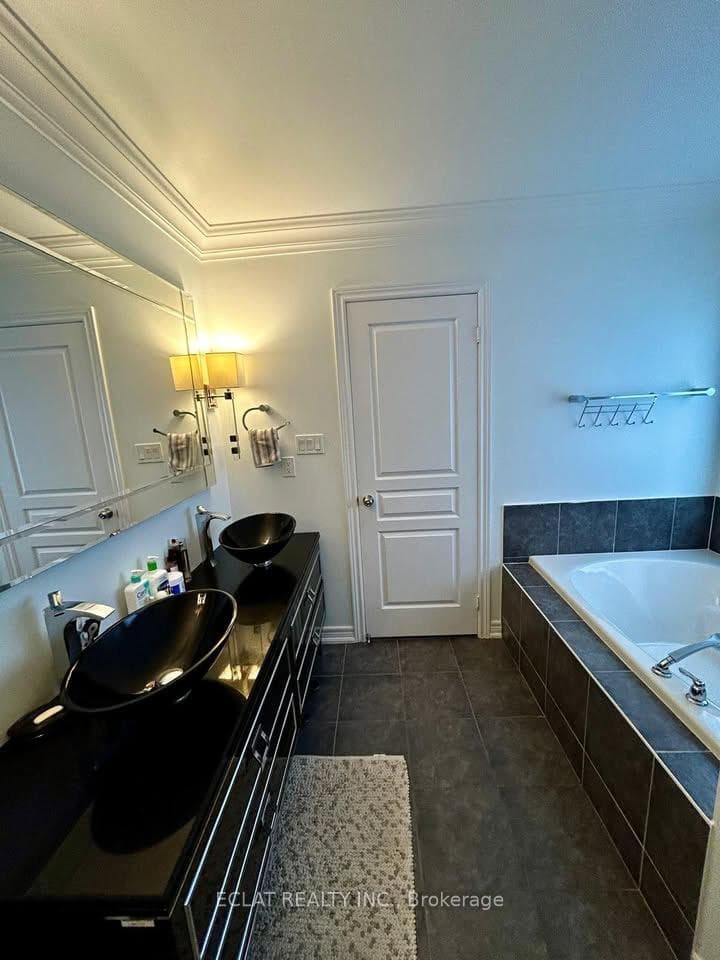 232 Kincardine Street photo 31