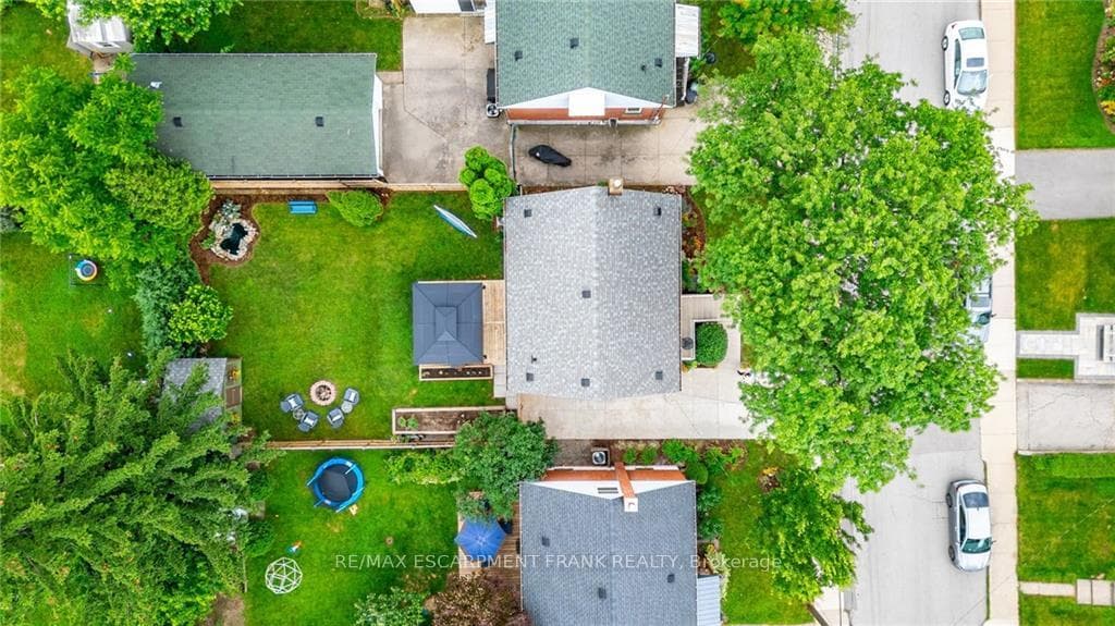 105 East 13th Street photo 40