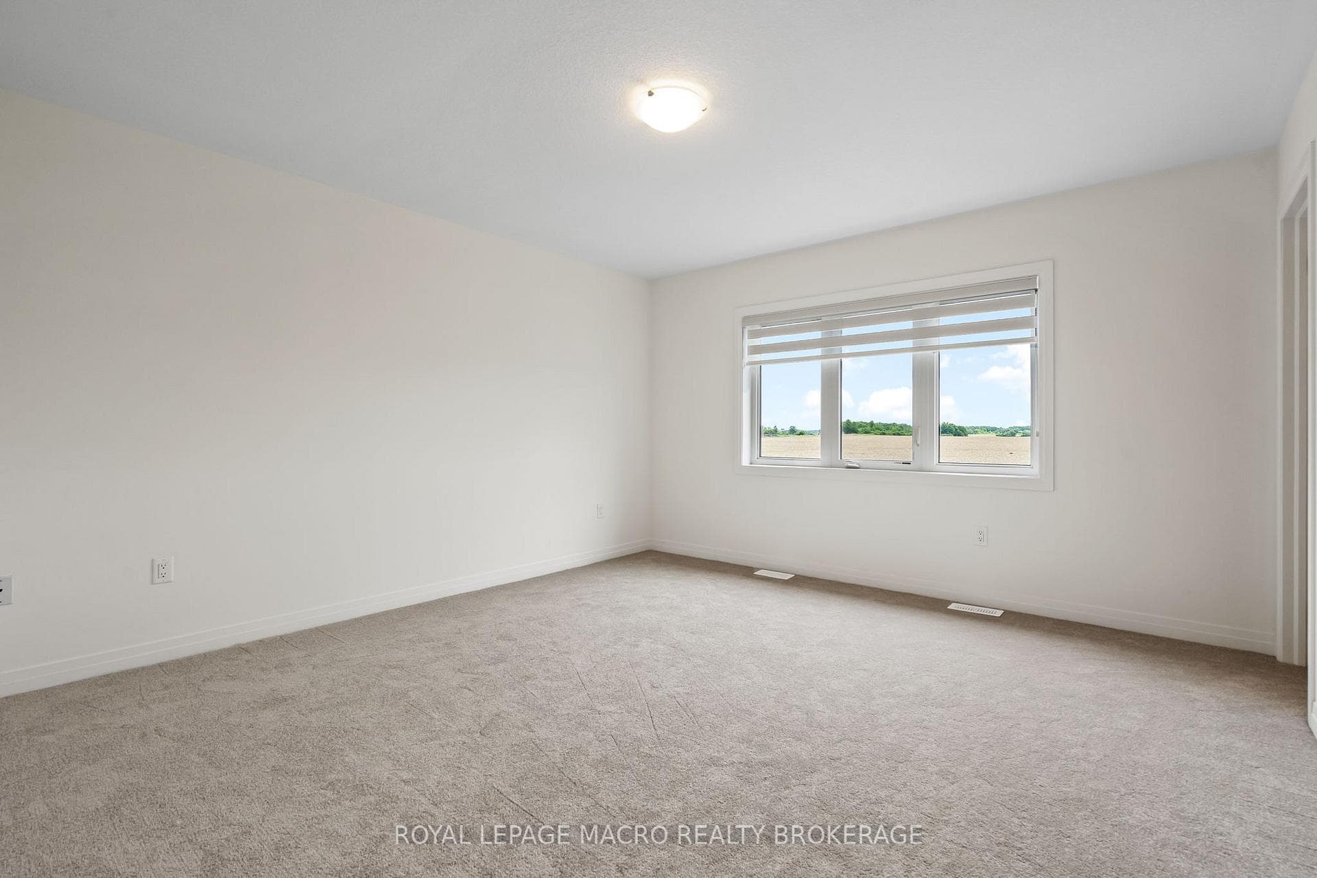 35 NIAGARA Drive photo 15
