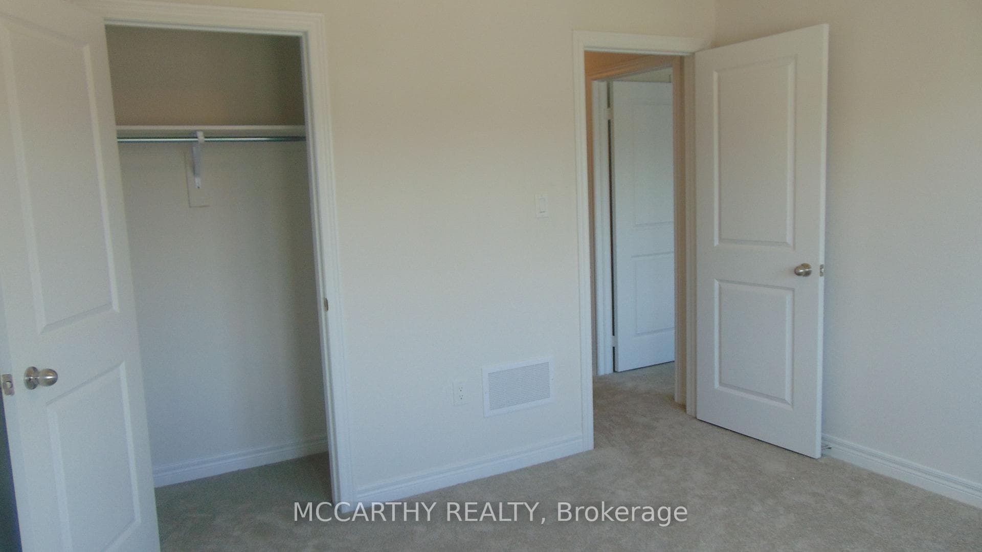 496 BLACK CHERRY Crescent photo 8