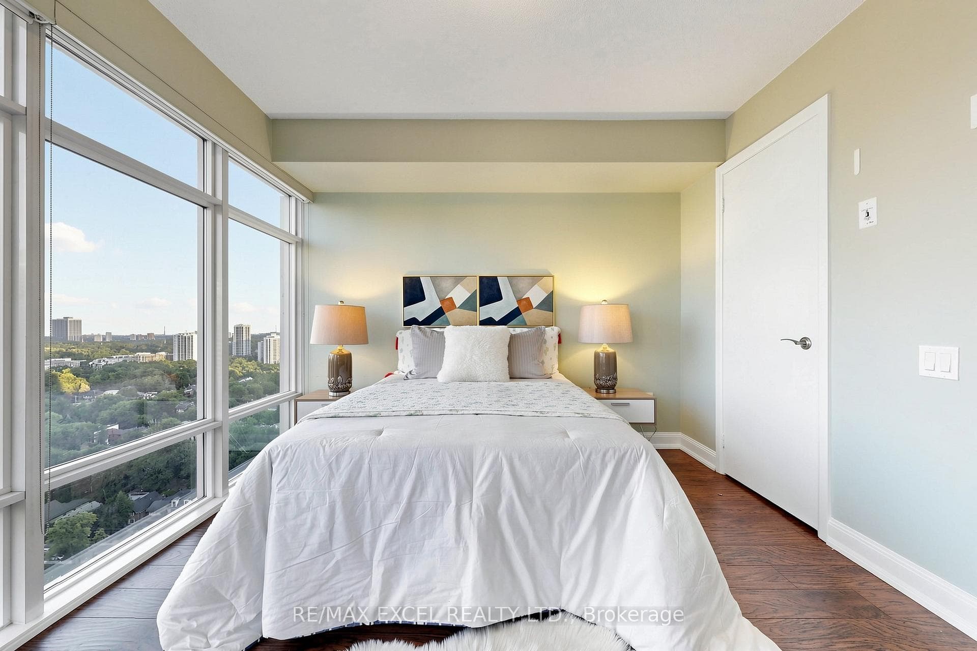 2191 Yonge Street Unit 3111 photo 23
