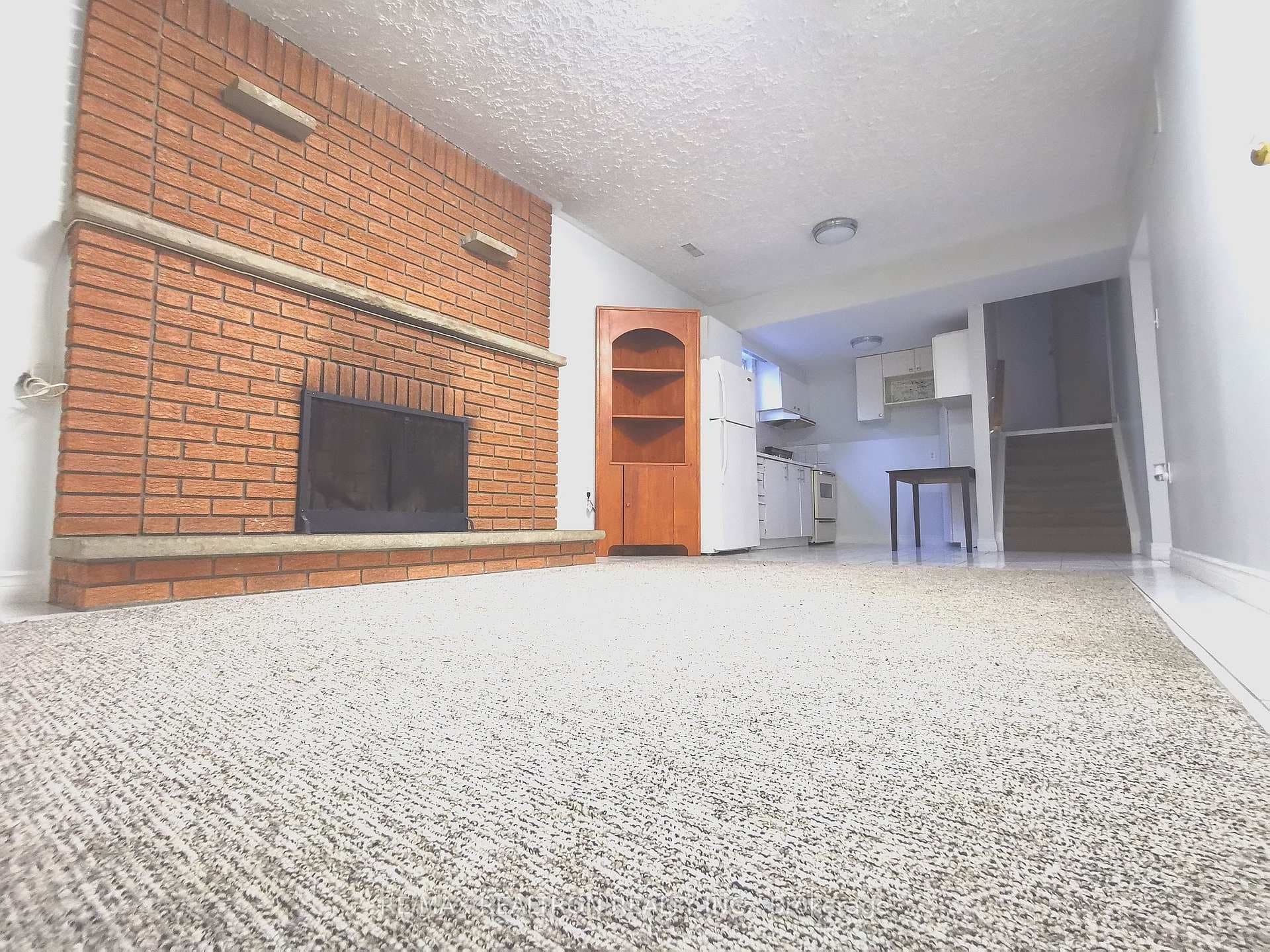 928 Knollwood Court Unit Lower level photo 2