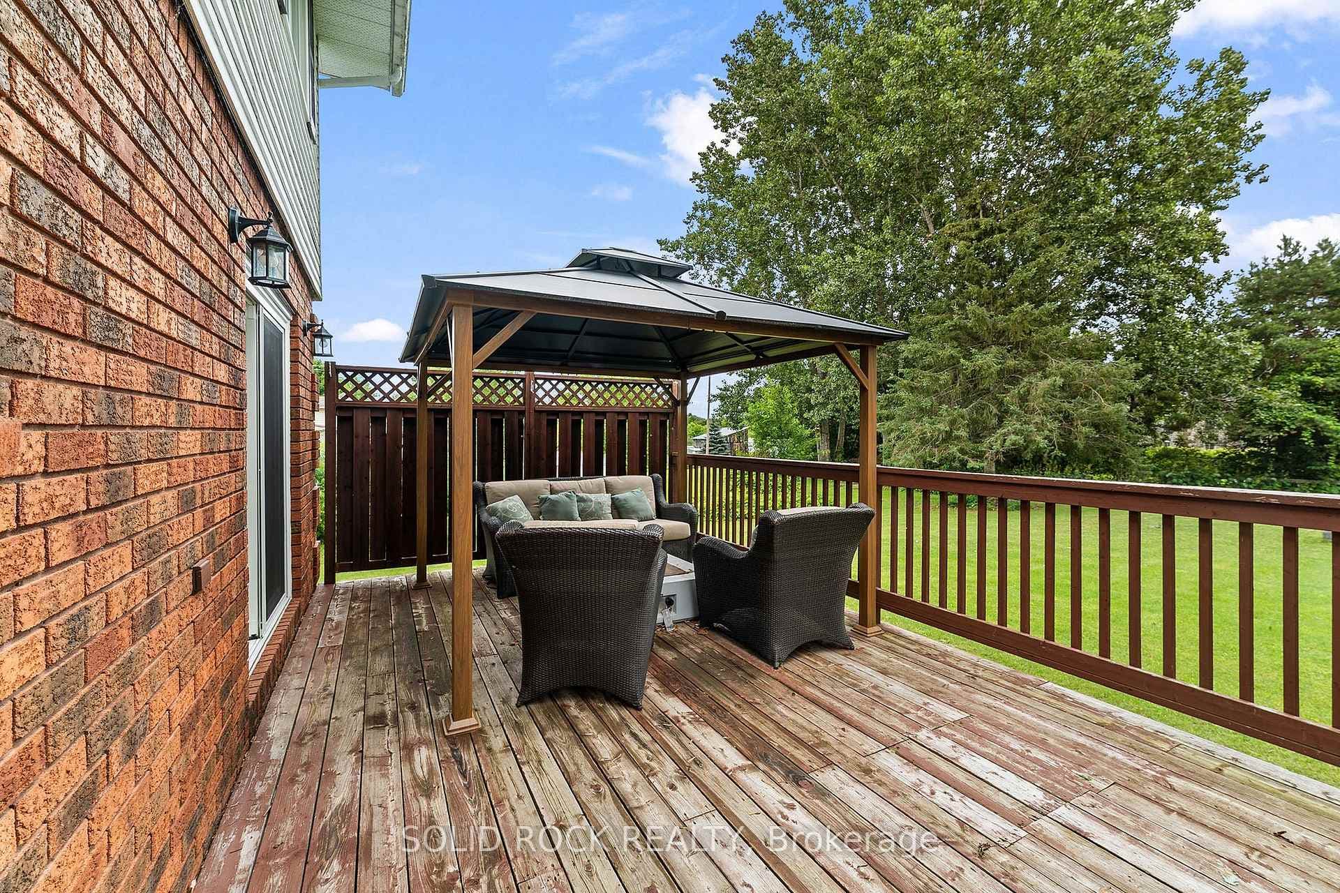 708 Mckenzie Avenue photo 34