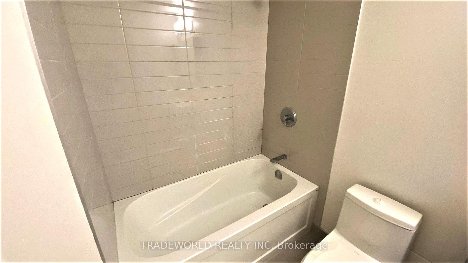 8081 Birchmount Road Unit 913 photo 8