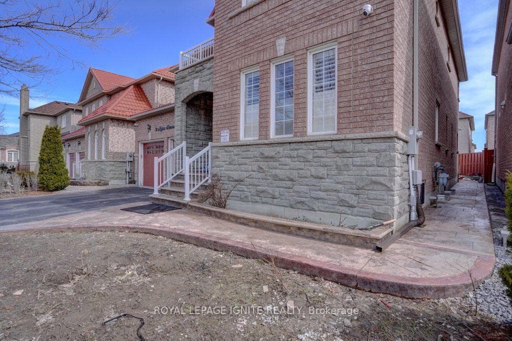 5 Anjac Crescent Unit Bsmt photo 1