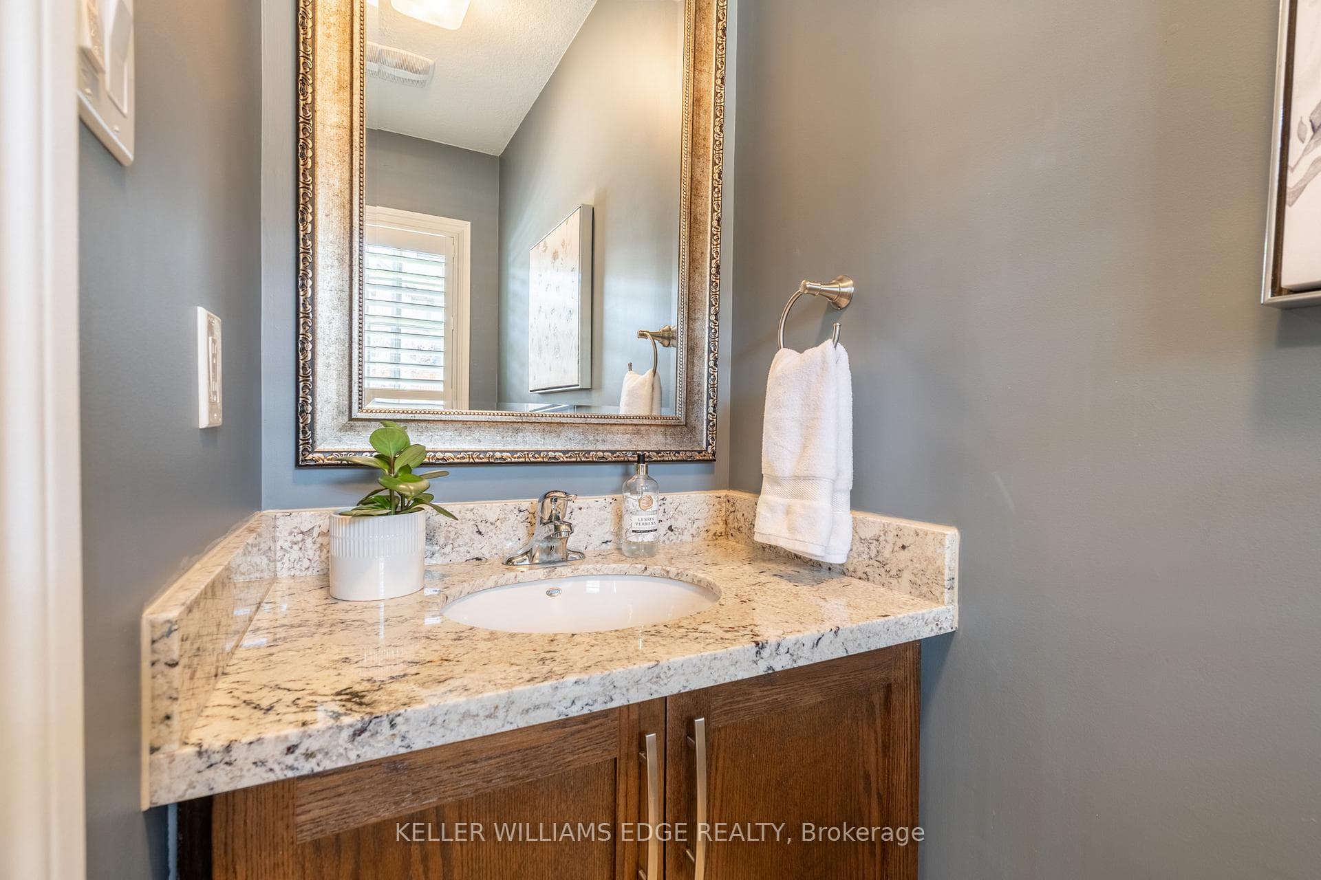 345 Glancaster Road Unit 11 photo 13