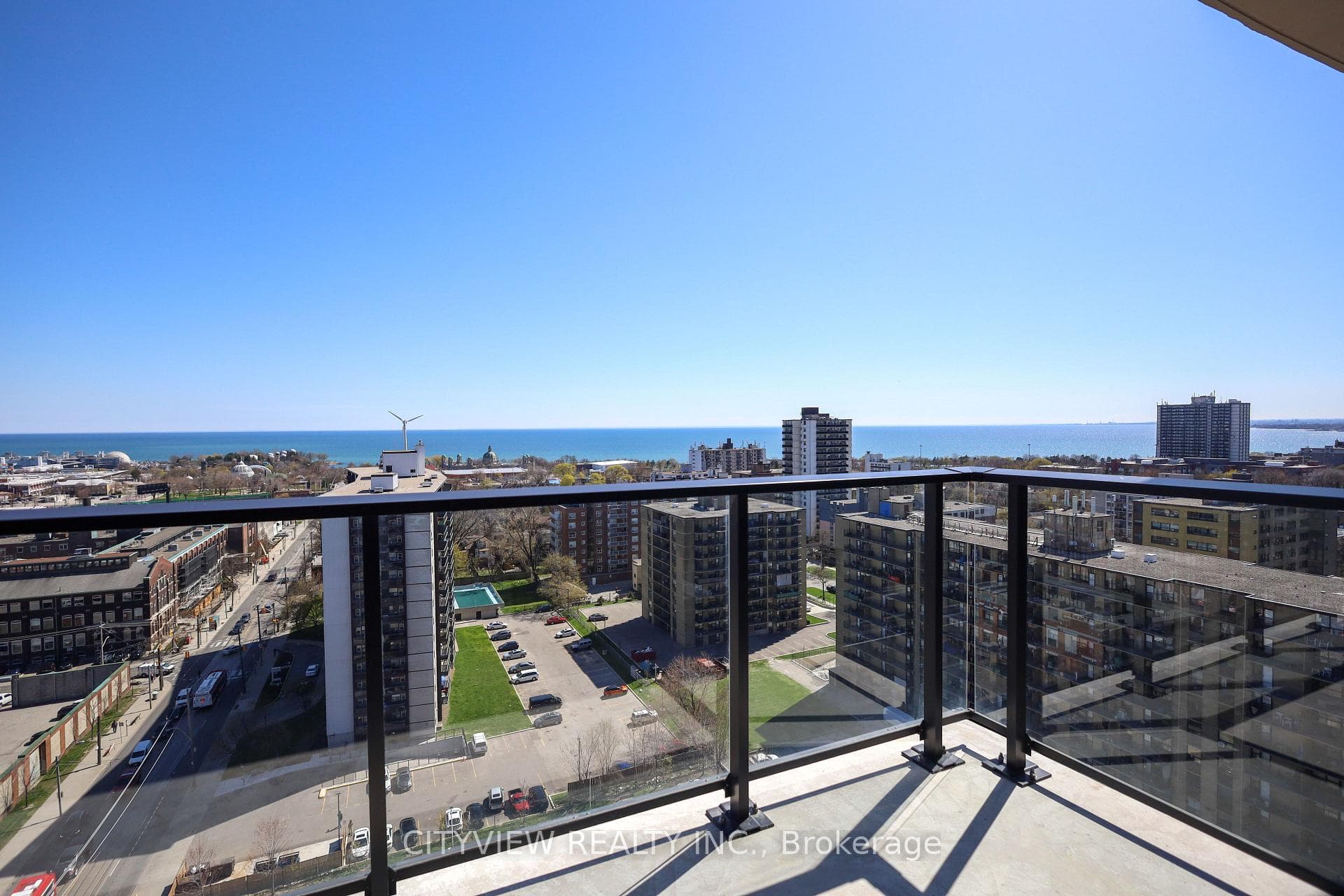 270 Dufferin Street Unit PH5 photo 19
