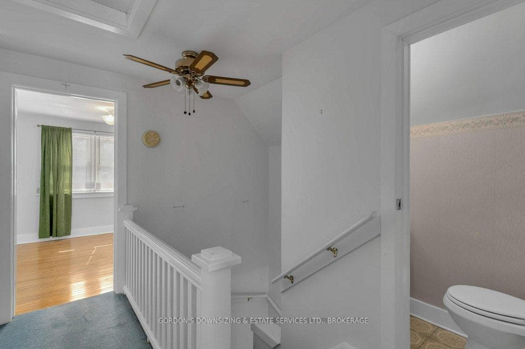 90 Hillendale Avenue photo 17