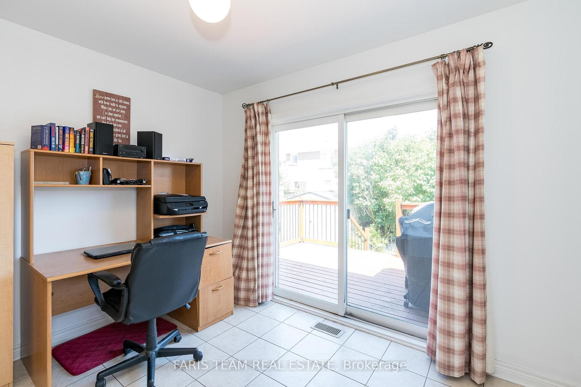 10 Lister Drive photo 9