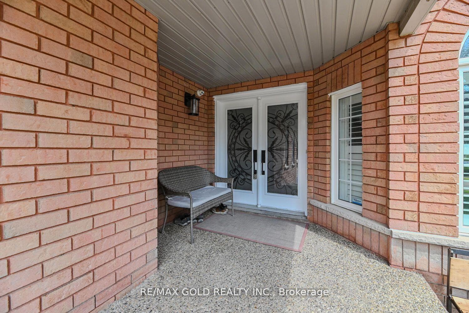 5 Dovesong Drive photo 3