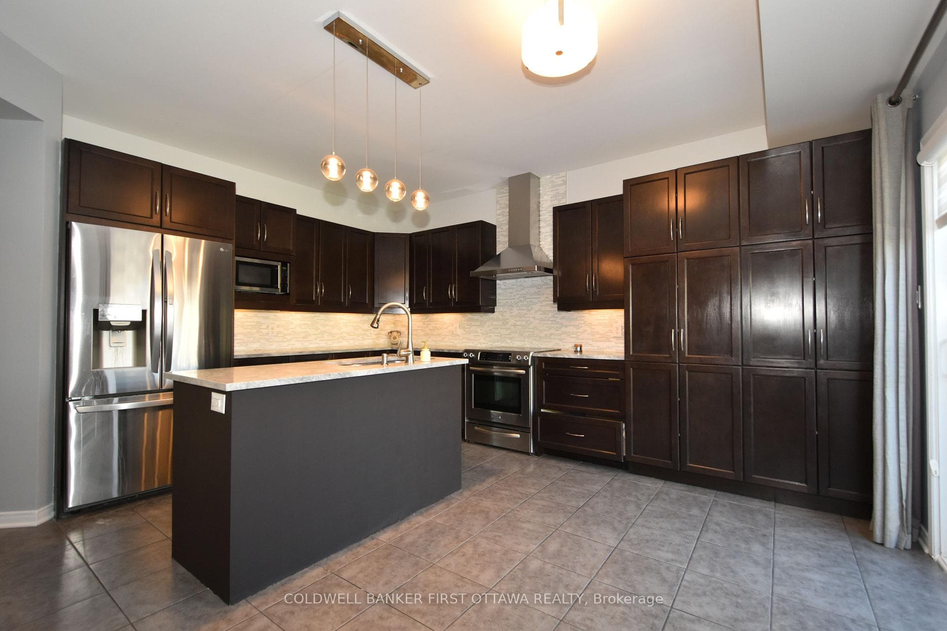 413 Blackleaf Drive photo 7
