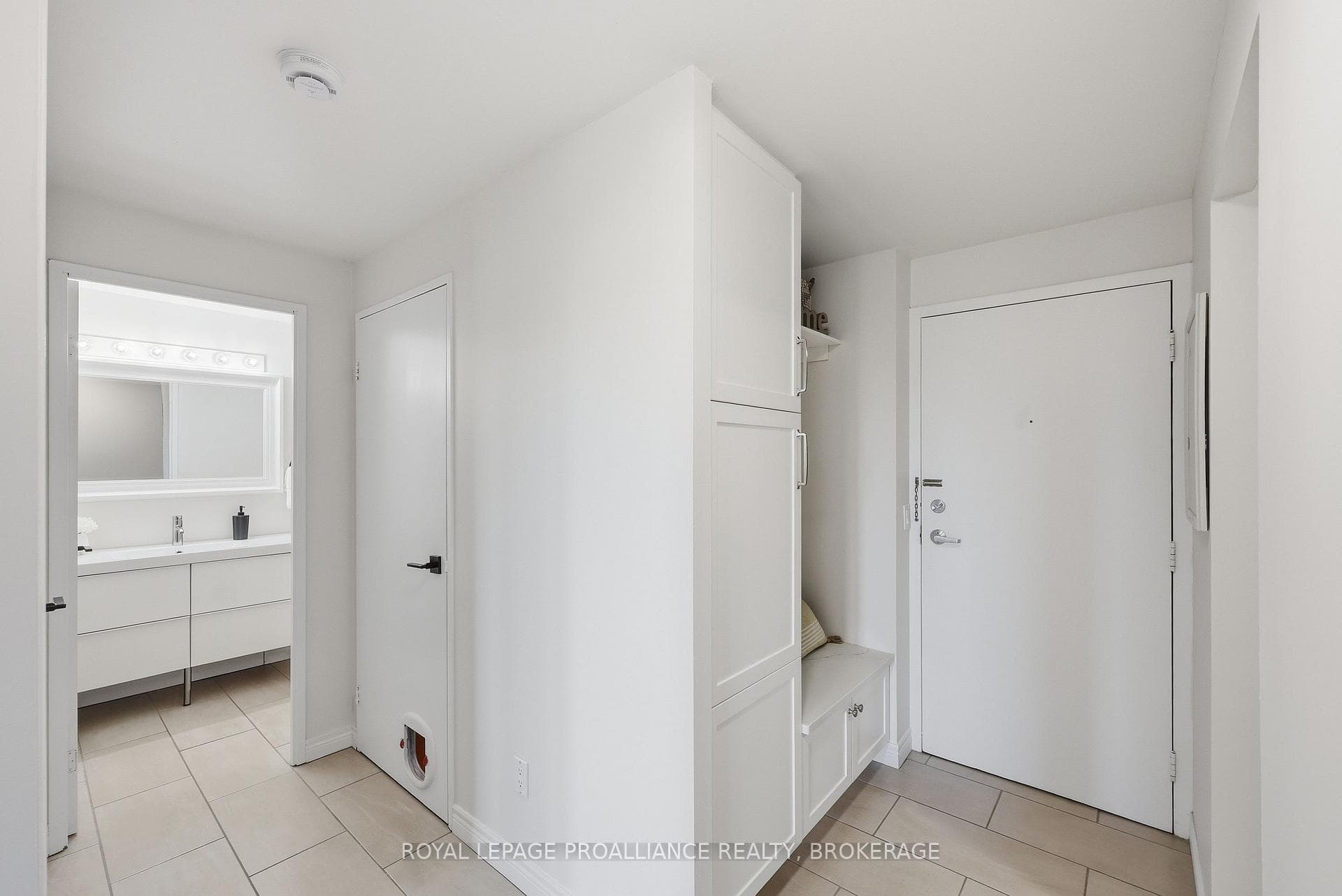 358 Queen Mary Road Unit 609 photo 19