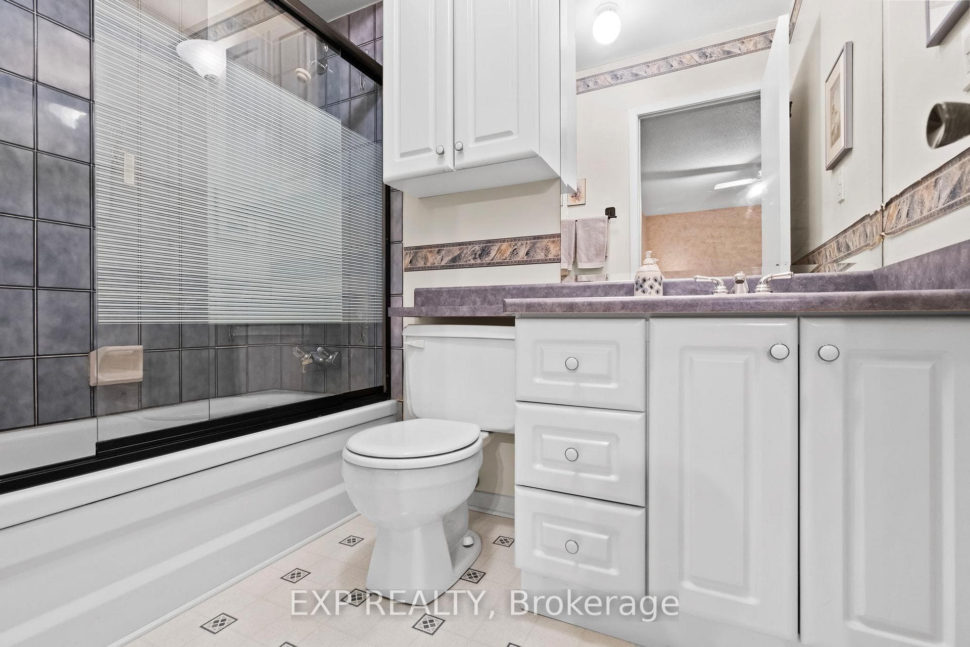 25 Lilac Avenue photo 23