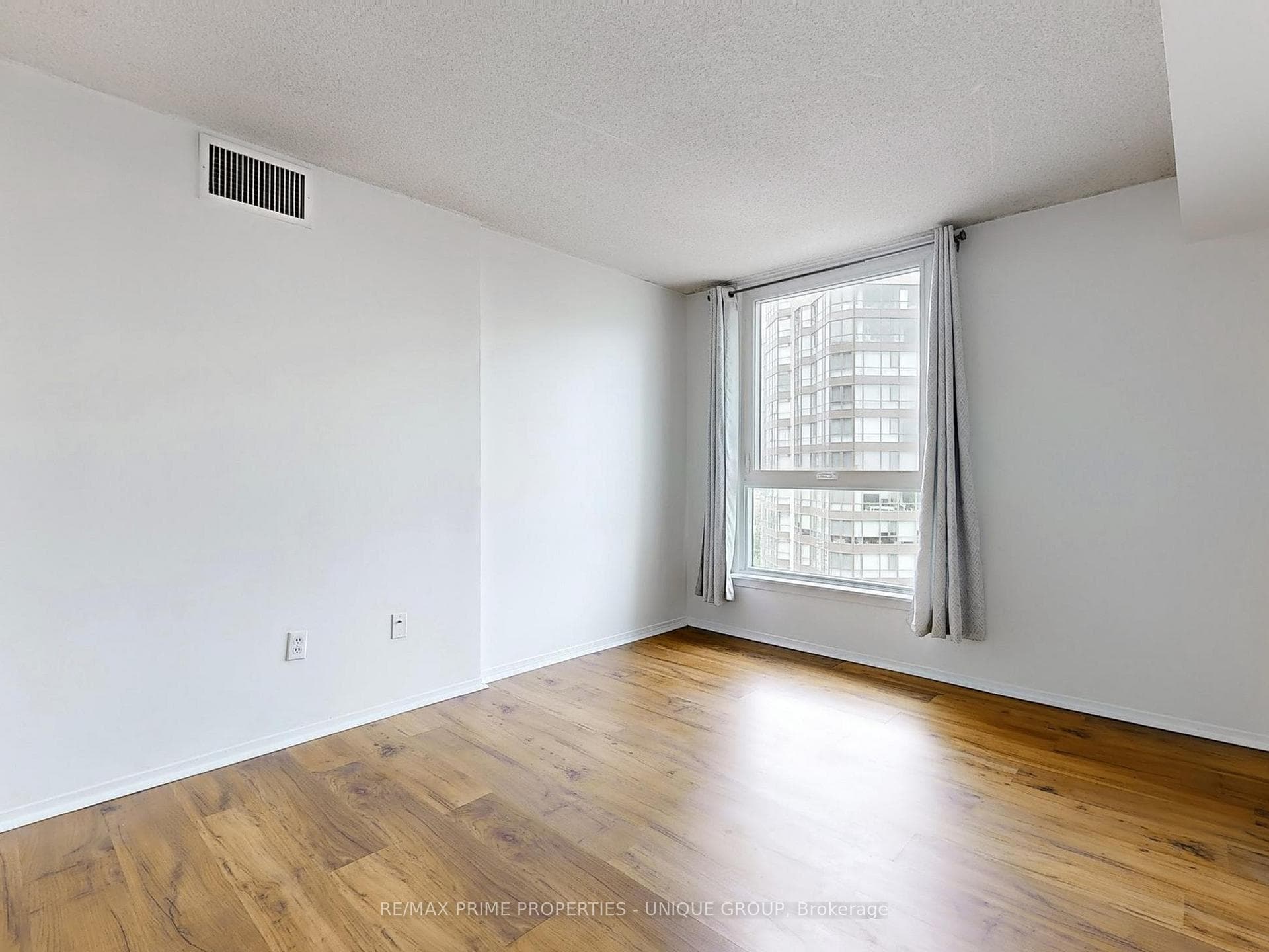 3233 Eglinton Avenue Unit 913 photo 19