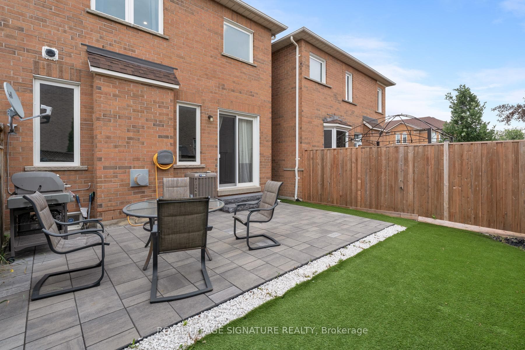 133 Wildberry Crescent photo 41
