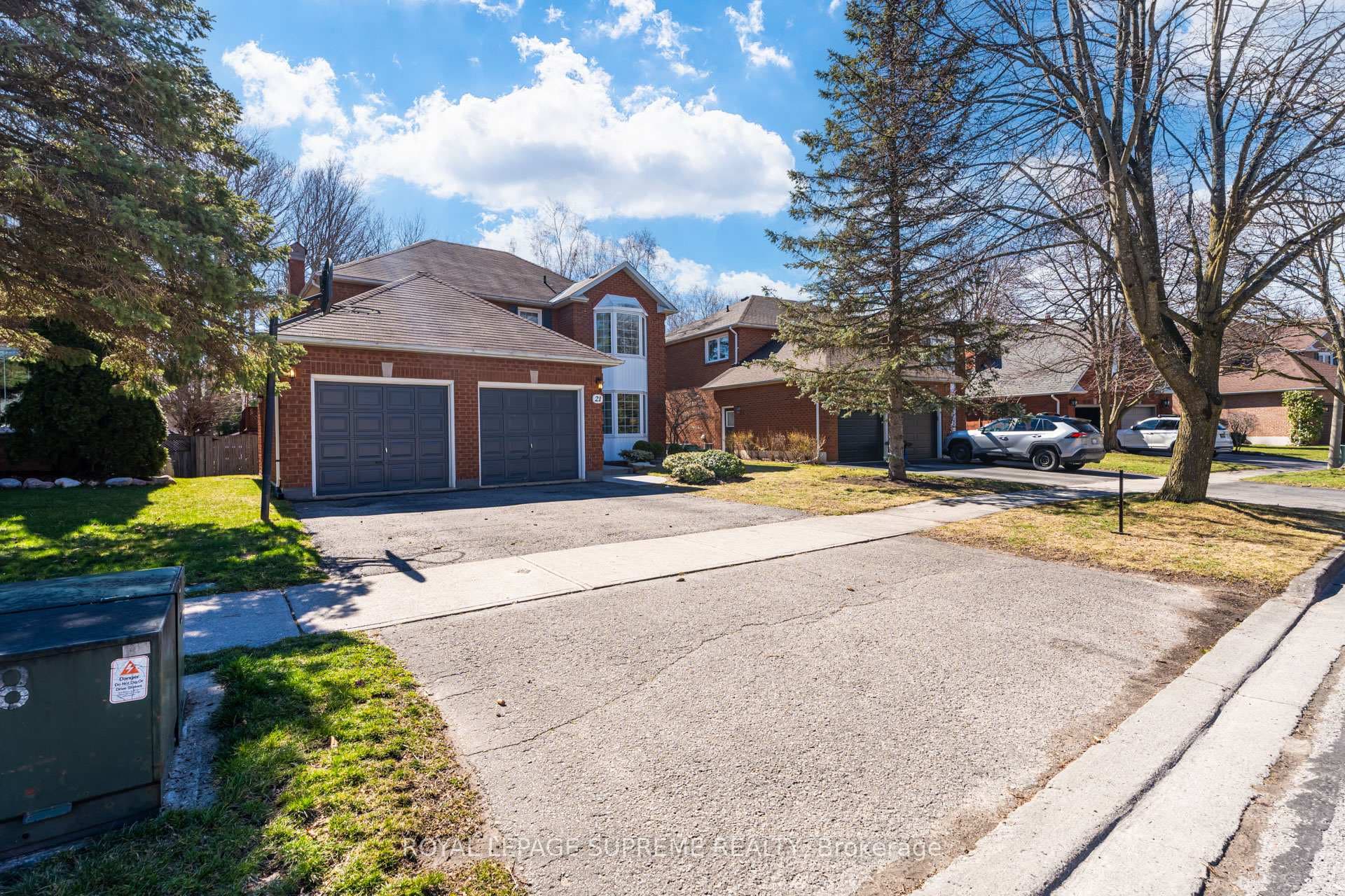 21 Hathaway Drive photo 2