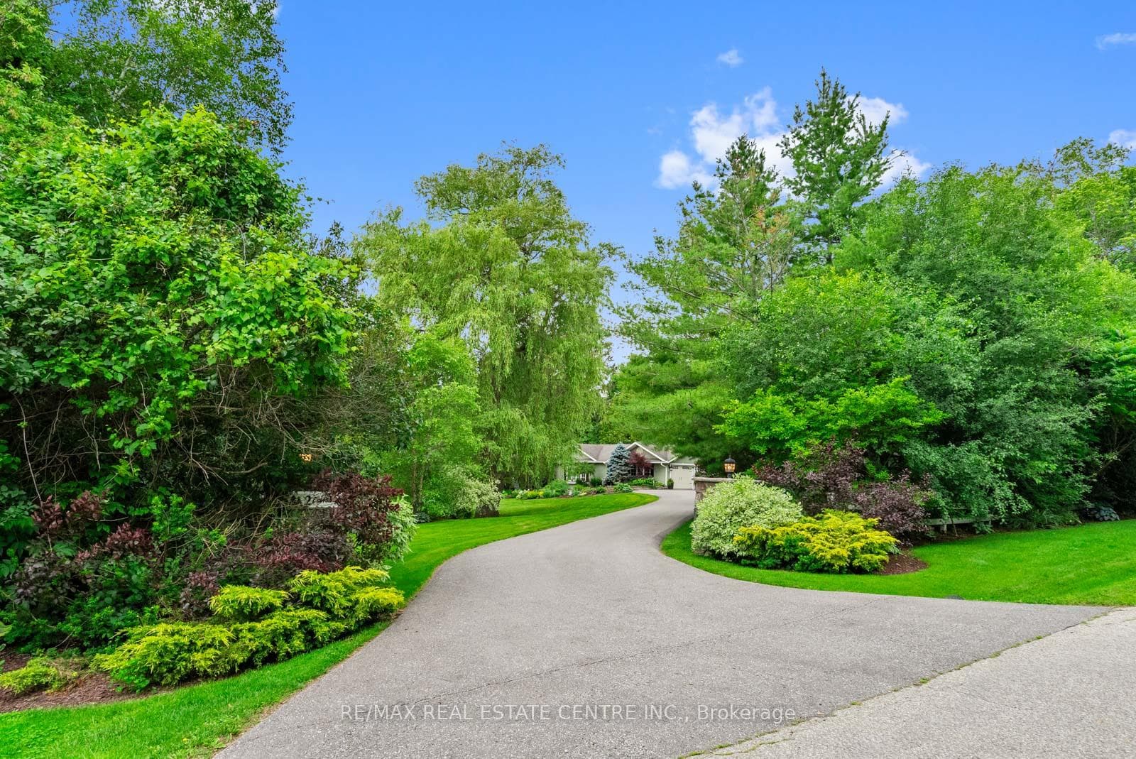 2 Cedar Drive photo 4