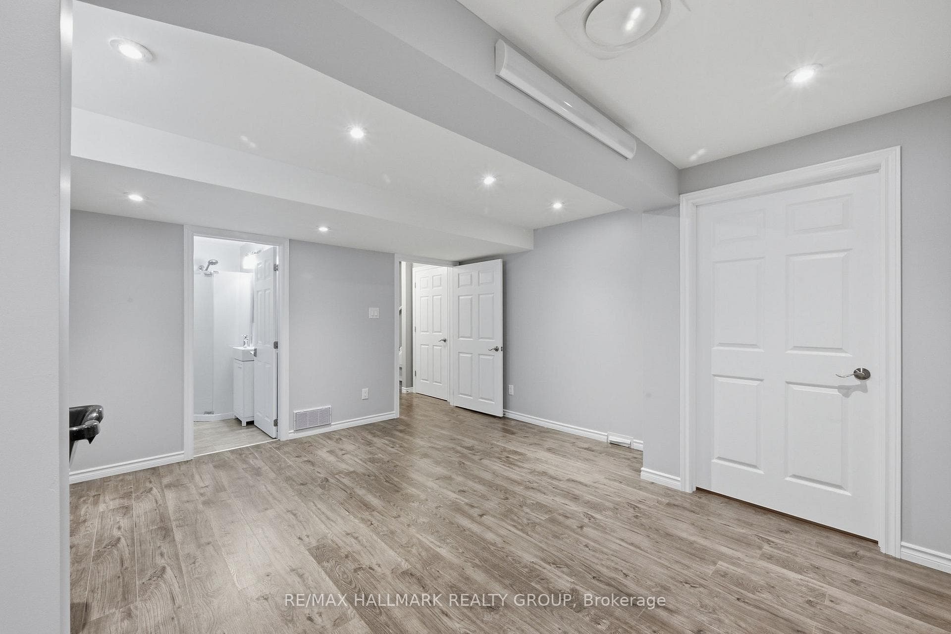 558 Rouncey Road photo 37