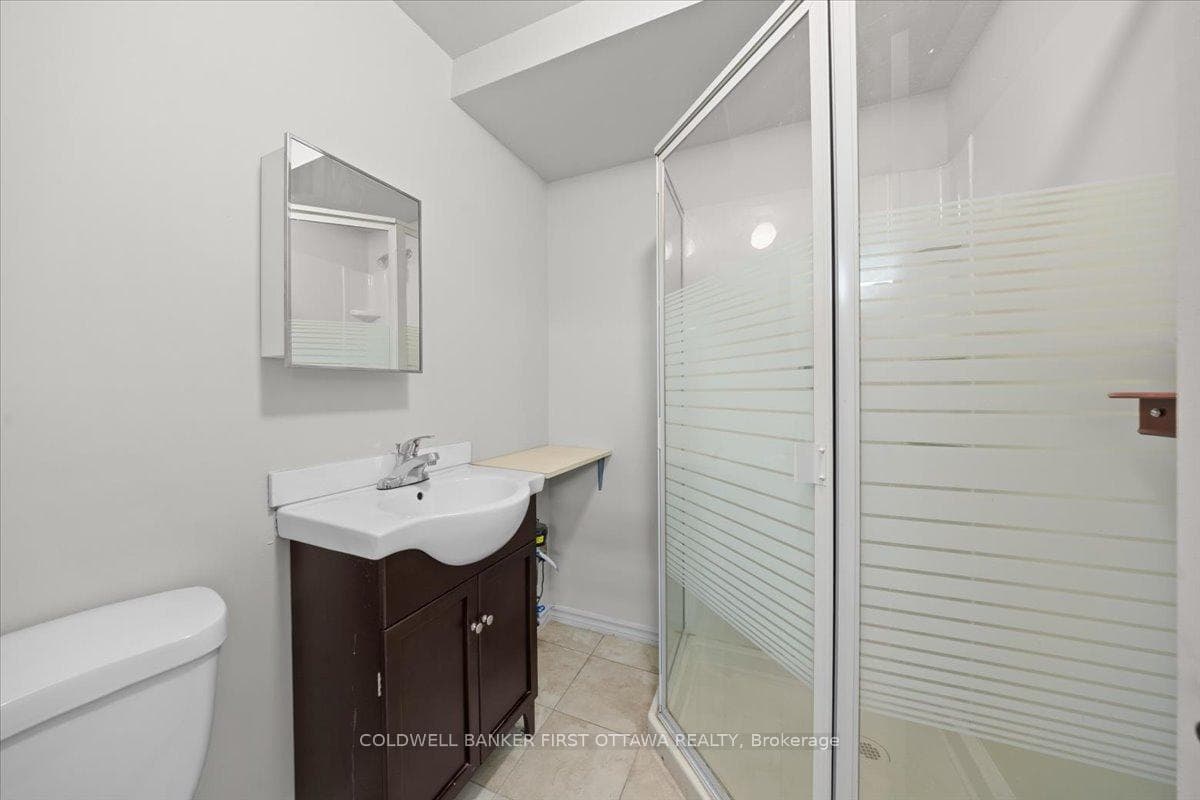 1841 Thistleleaf Crescent photo 35