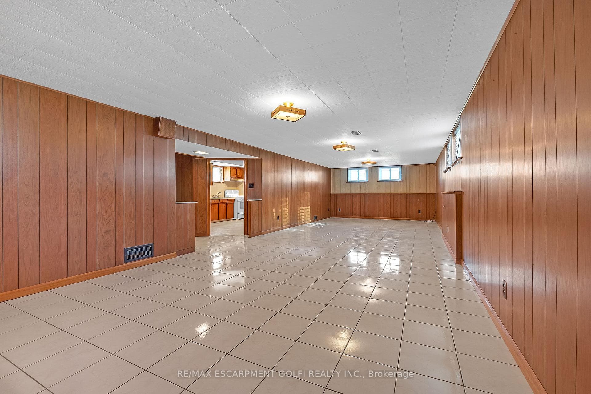 546 West 5th Street photo 28