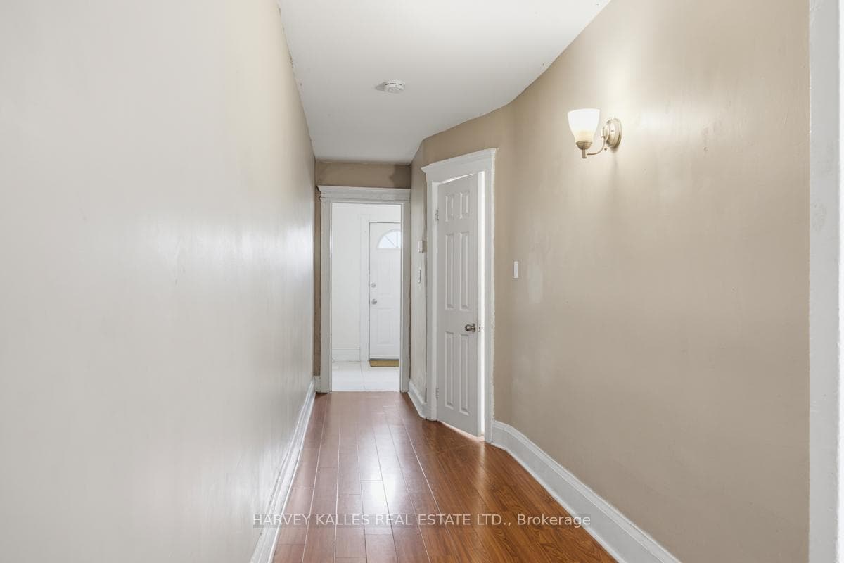 914 Bloor Street Unit Upper photo 13