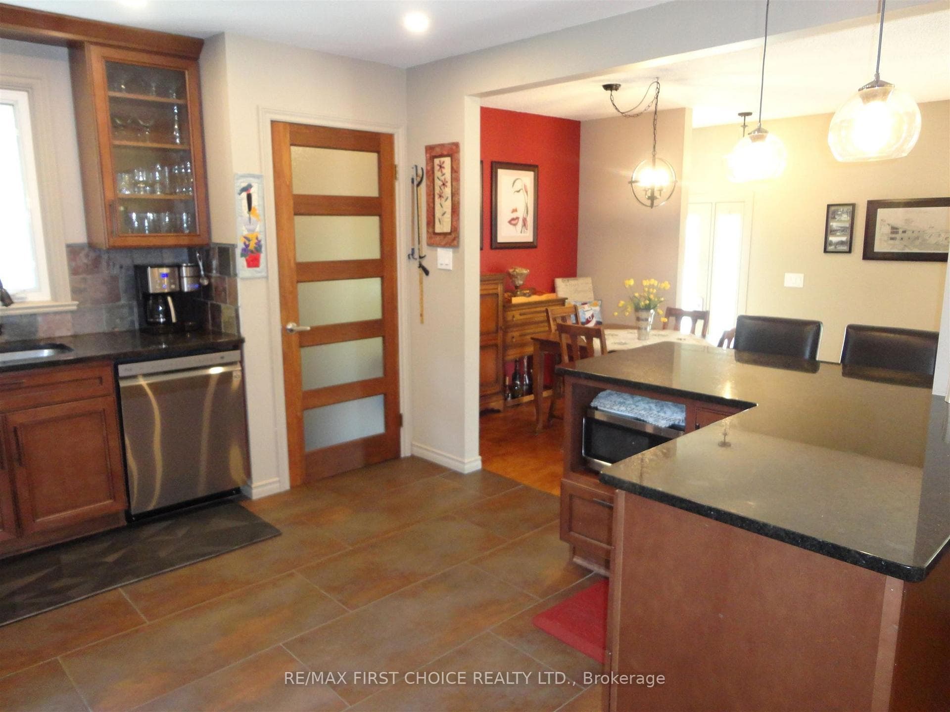 288 Fairbank Place photo 7